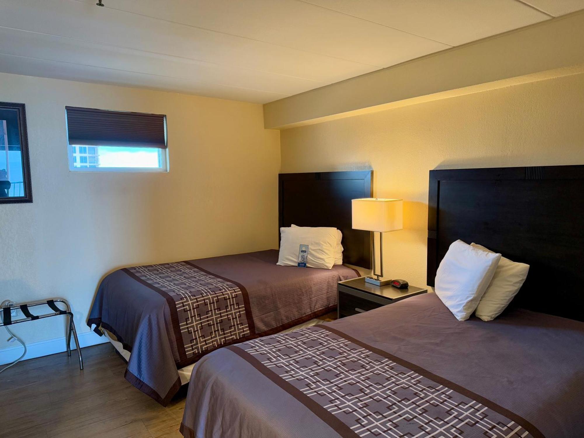 2 Double Beds One-Bedroom Oceanfront Non-Smoking