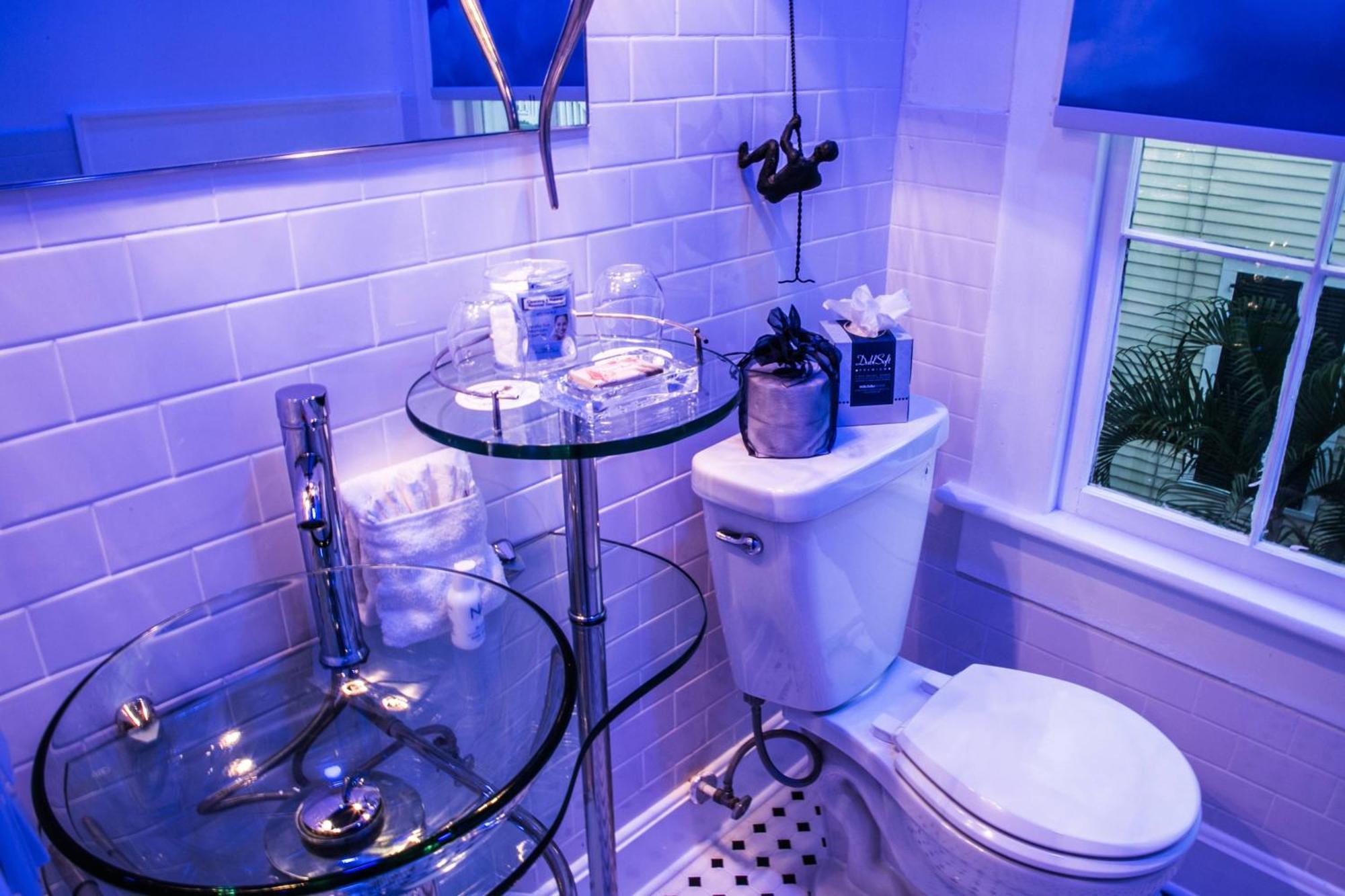 Luxury King Studio,1643179118:JPEG