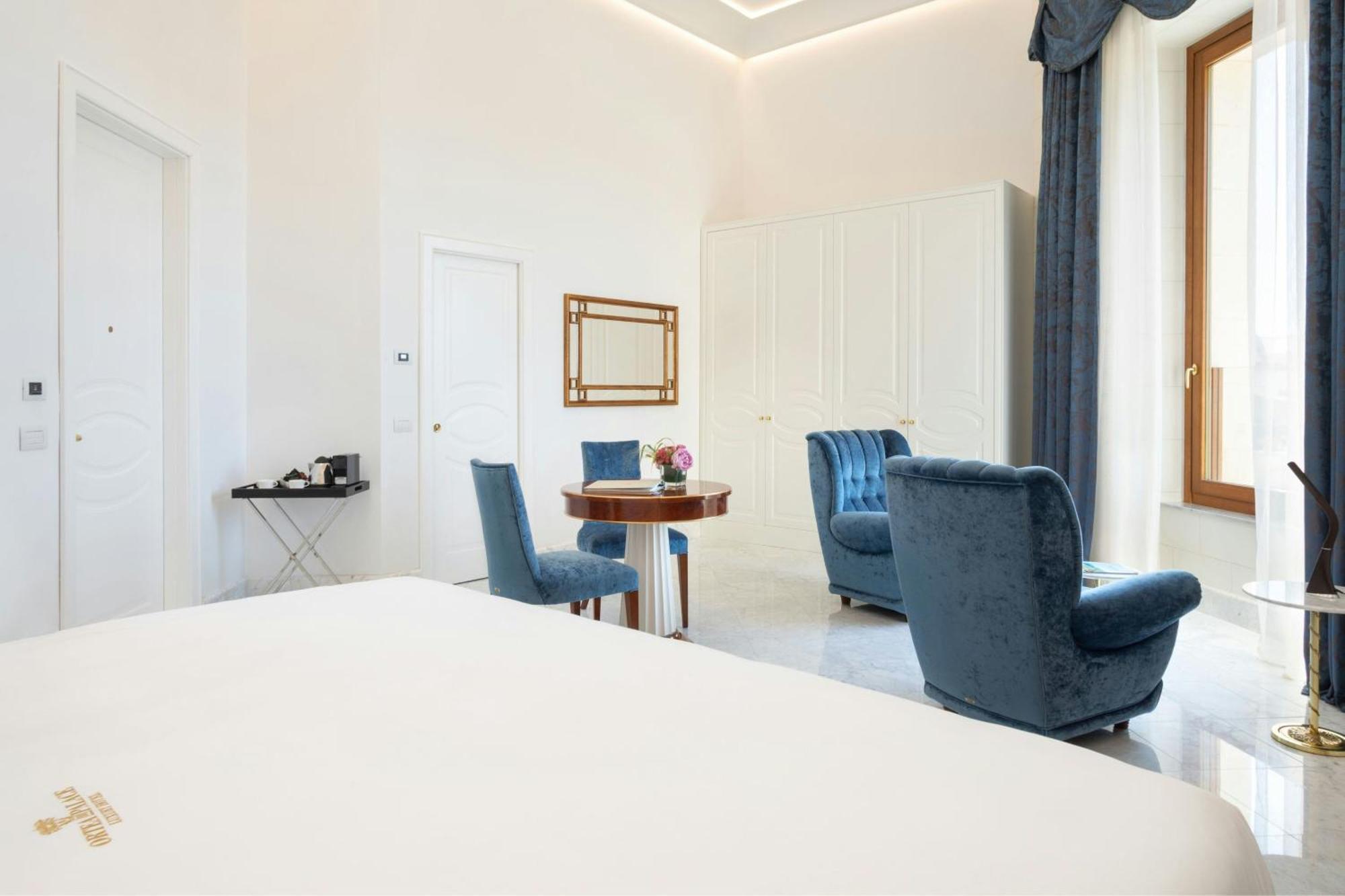 Deluxe King Kamer met een Gedeeltelijk Zeezicht