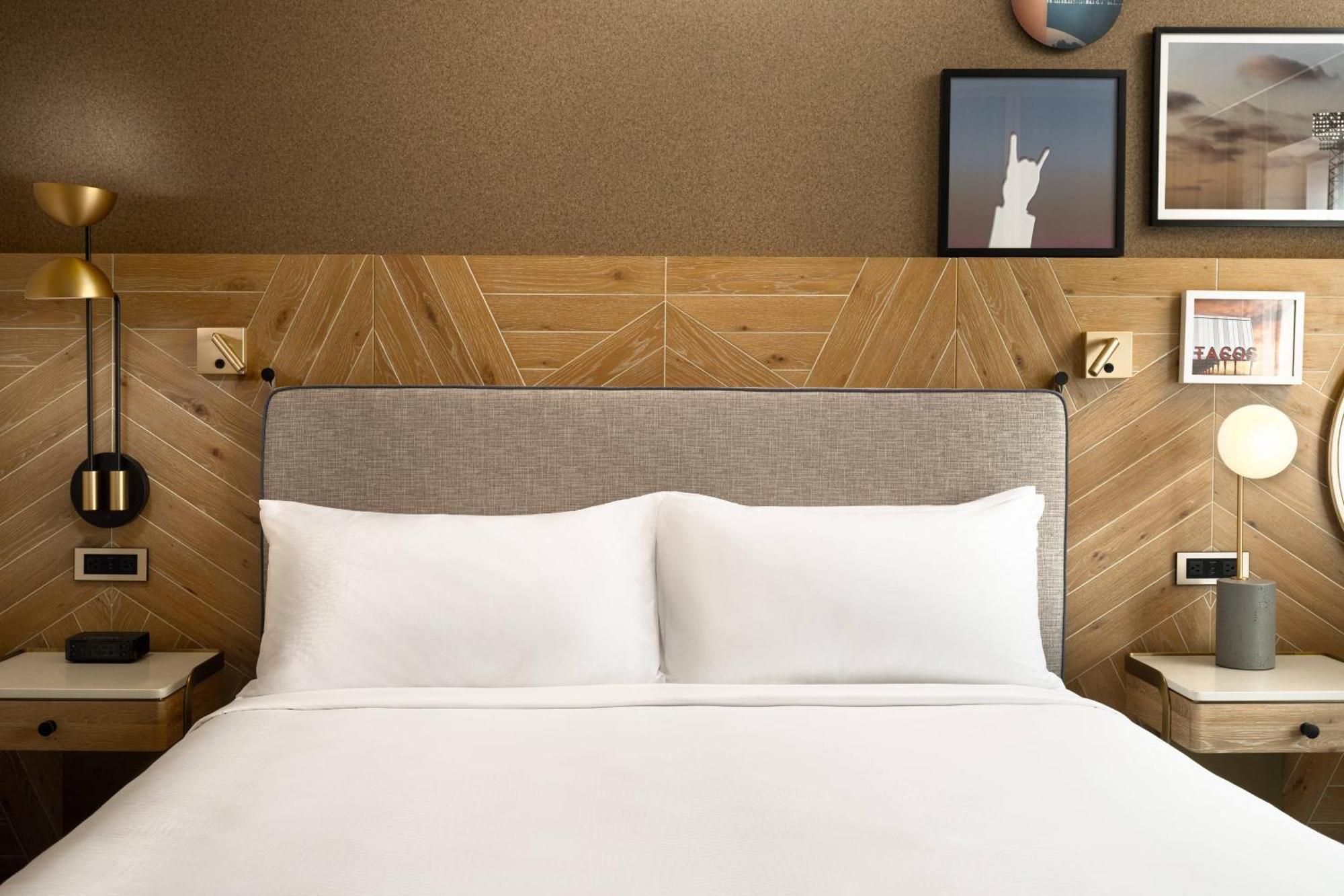Guest Room 1 King