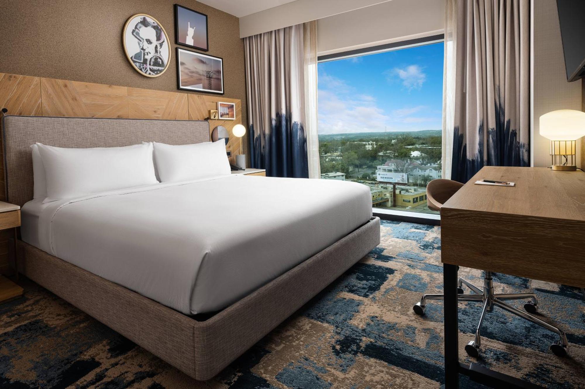 Guest room 1 King City view