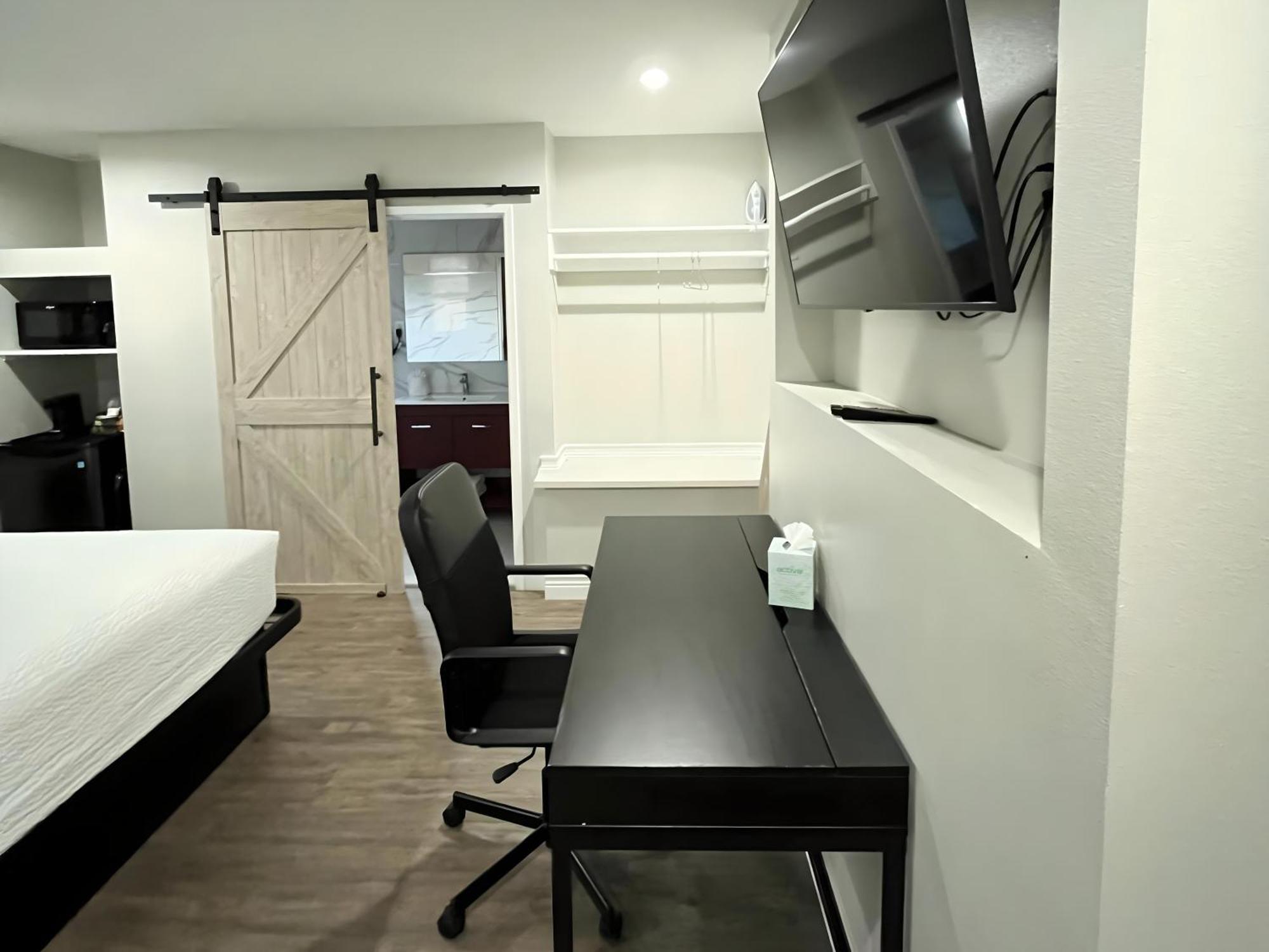 King Room - Pet-Friendly,1643761838:JPEG