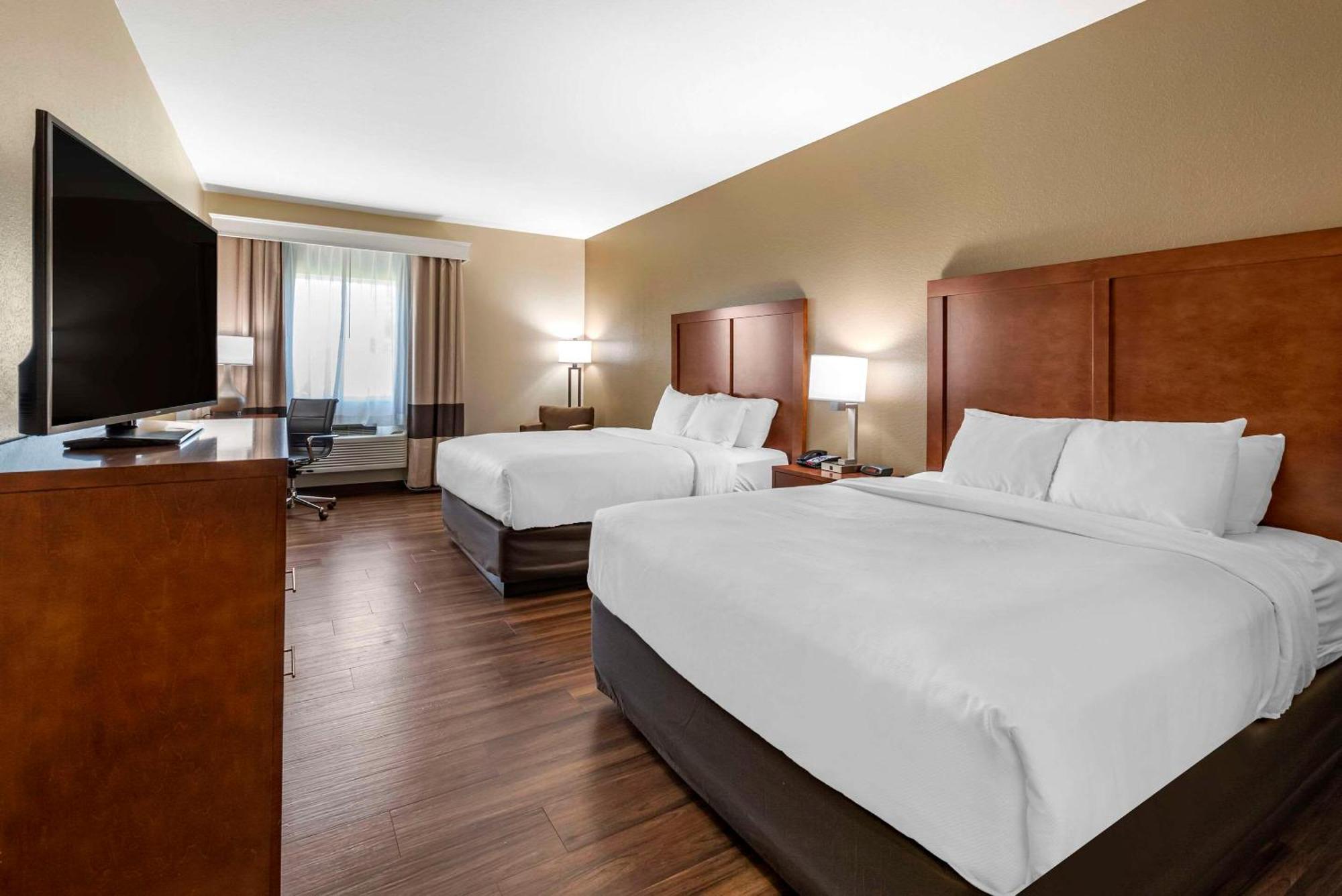 Superior Queen Suite with Two Queen Beds - Non-Smoking