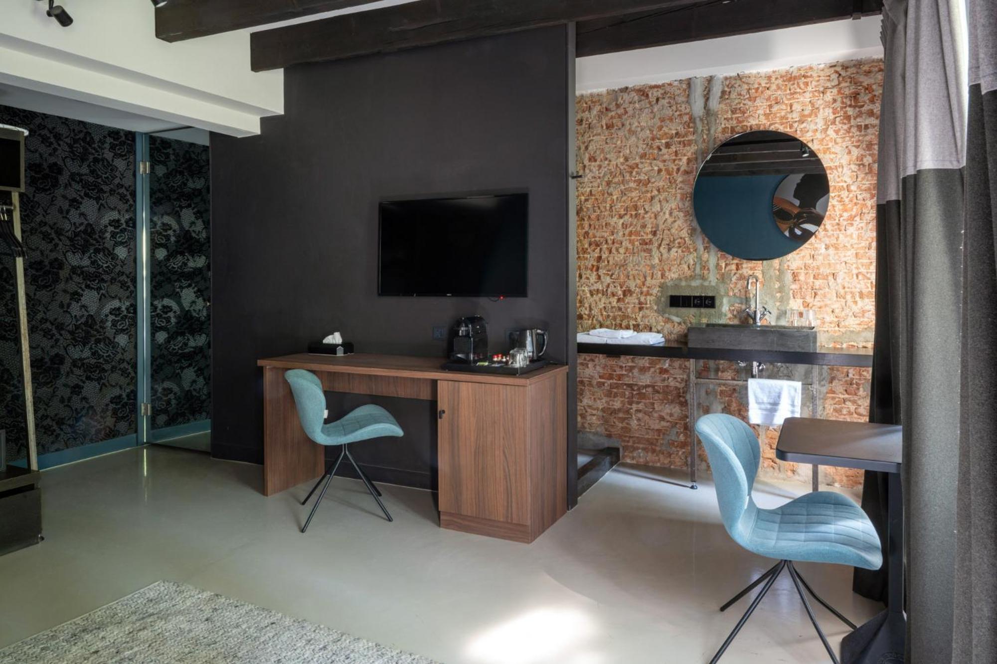 Superior Double Room with Air Conditioning,1643778873:JPEG