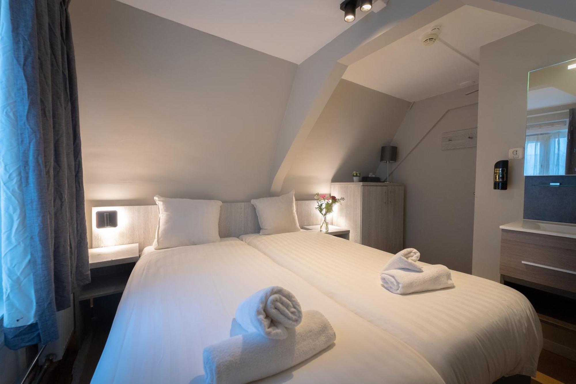 Standard Twin Room,1670881768:JPEG