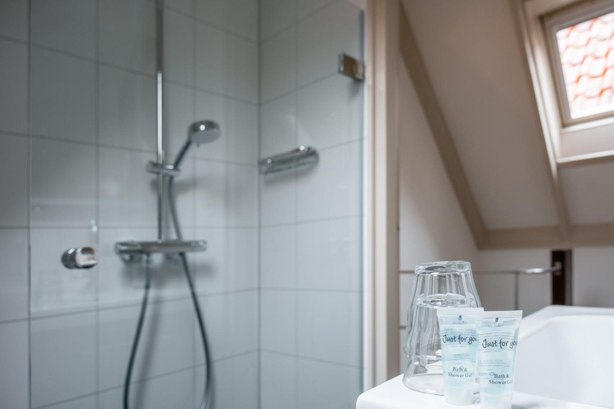 Double Room,1645009412:JPEG