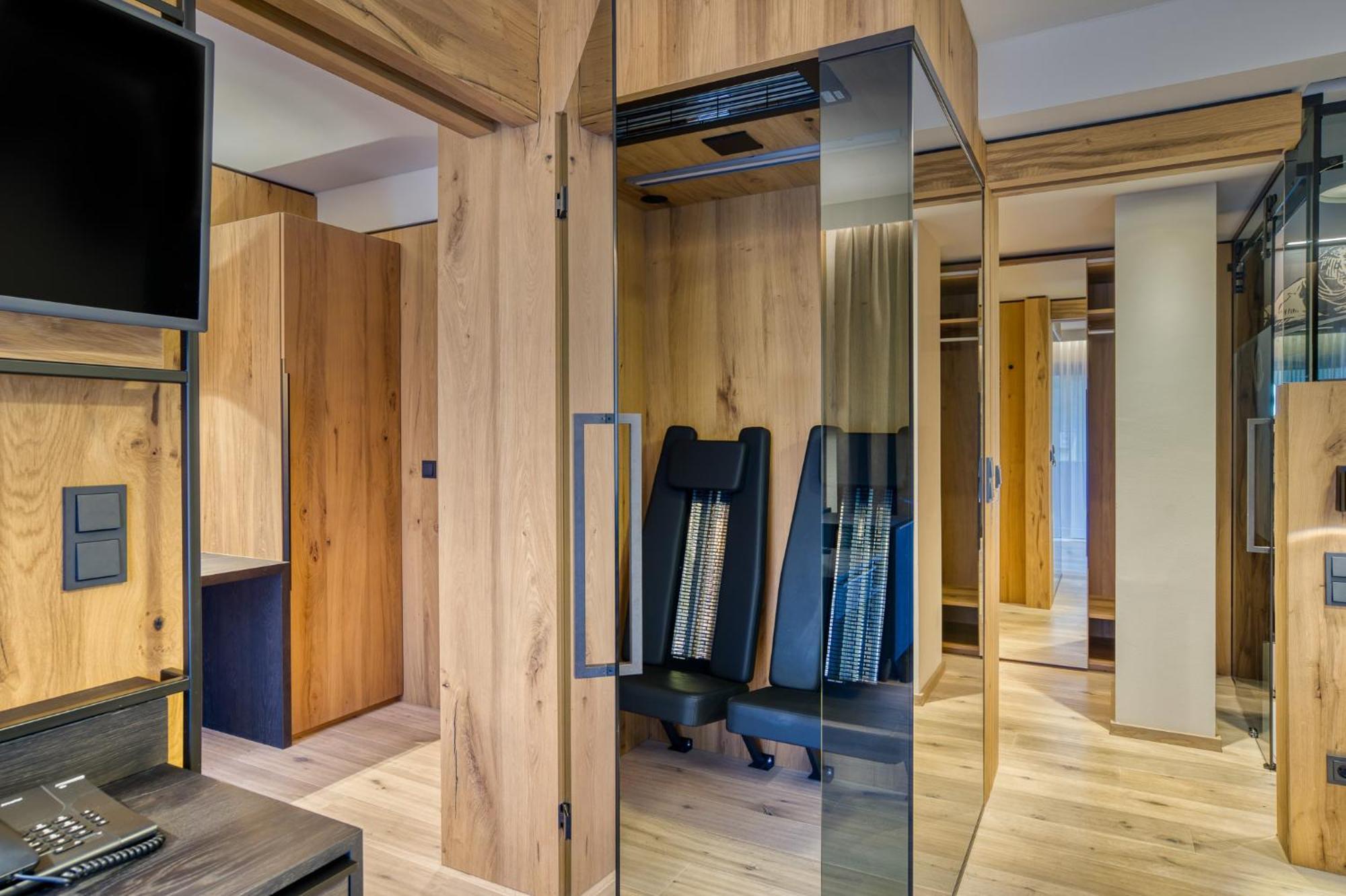 Suite with Mountain View
