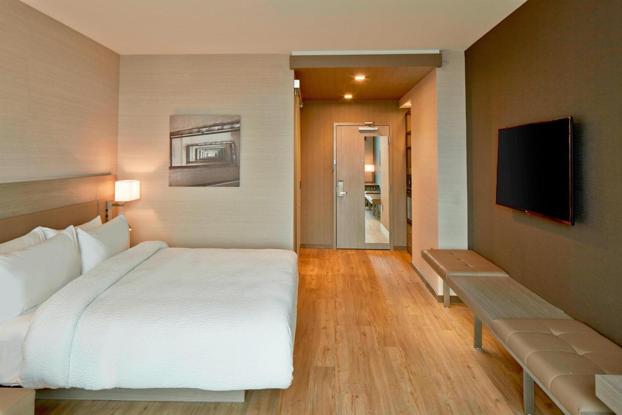 King Room with River View and Sofa Bed - Hearing Accessible