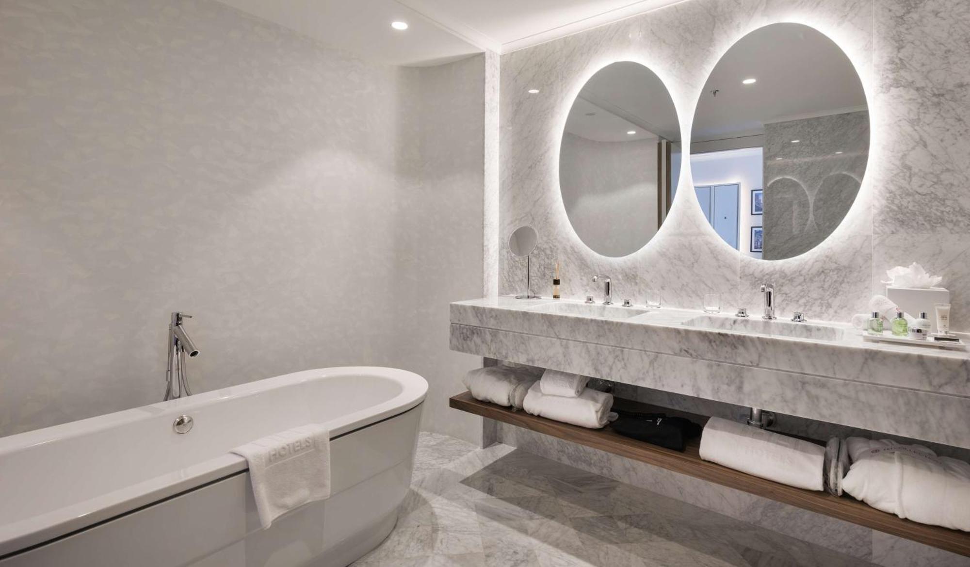 Junior Suite mit Aussicht und Terrasse – Zugang zur Lounge in der VIP-Ebene