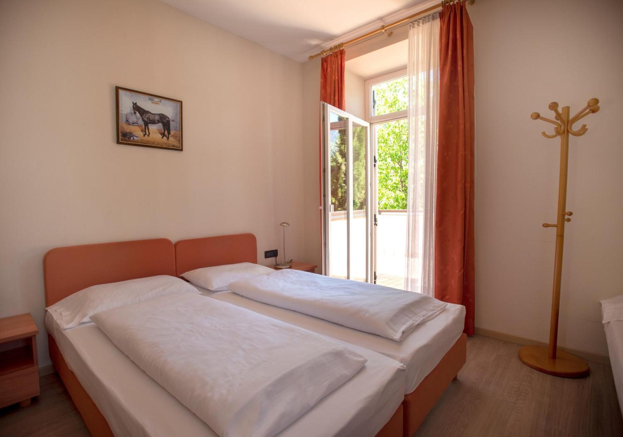 Dreibettzimmer mit Terrasse