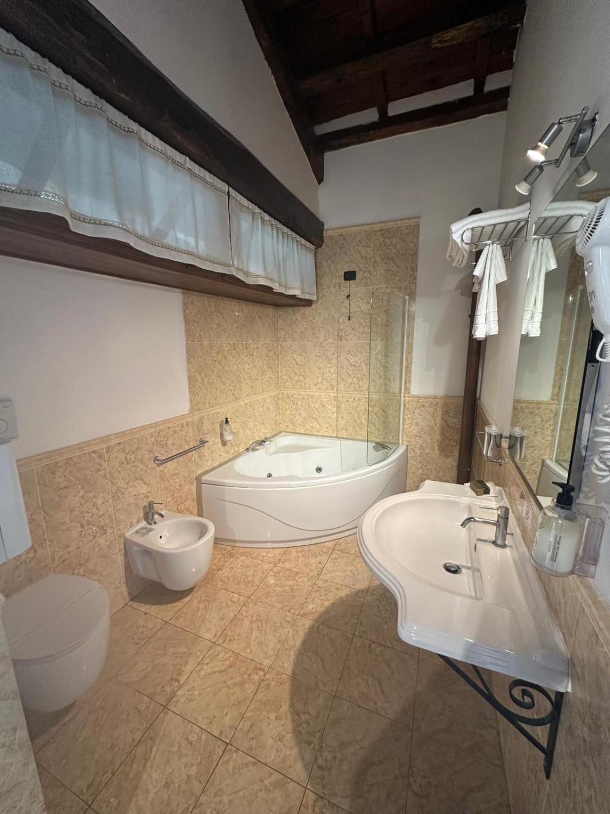 King Room Sea View,1646891990:JPEG