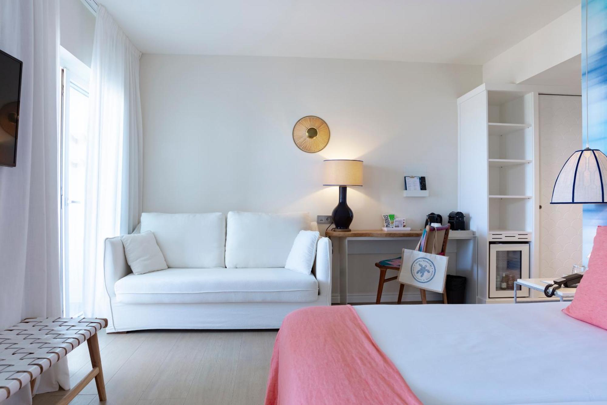 Superior Double or Twin Room with Sea View,1622015434:JPEG