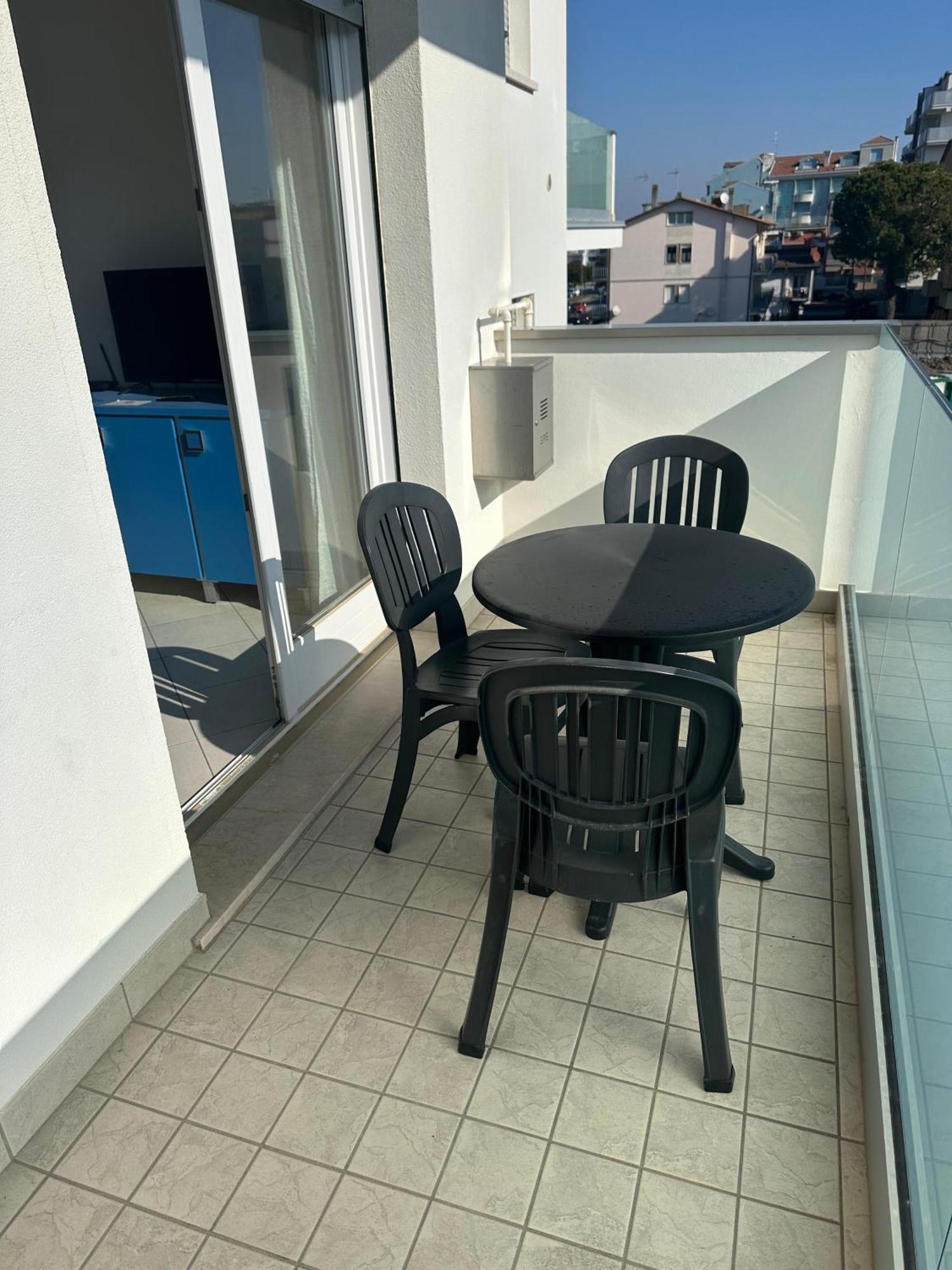 Deluxe Studio,1646907030:JPEG