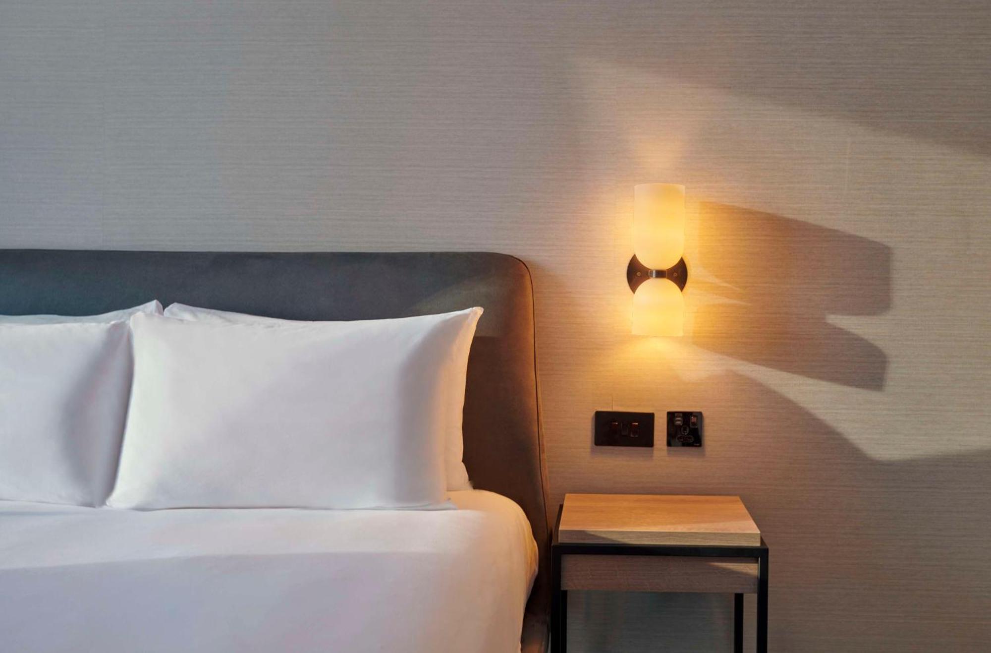 Estúdio com Cama King-size e Cozinha Compacta - Acessível para Hóspedes com Mobilidade Reduzida