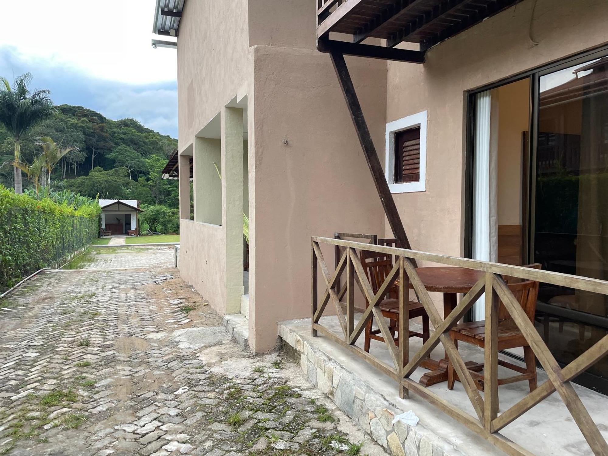 Quarto Triplo com Varanda