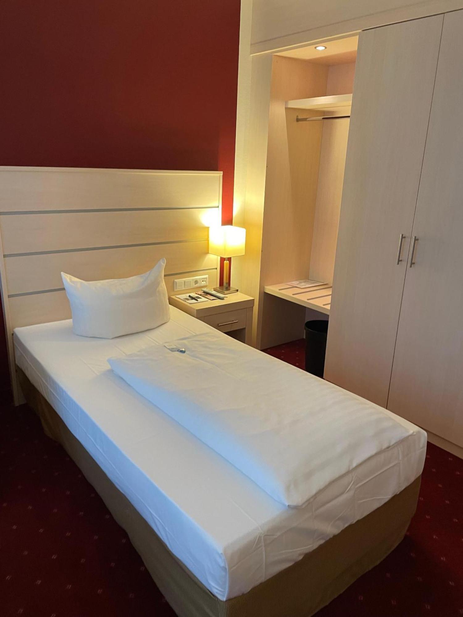 Standard Single Room,1663742548:JPEG