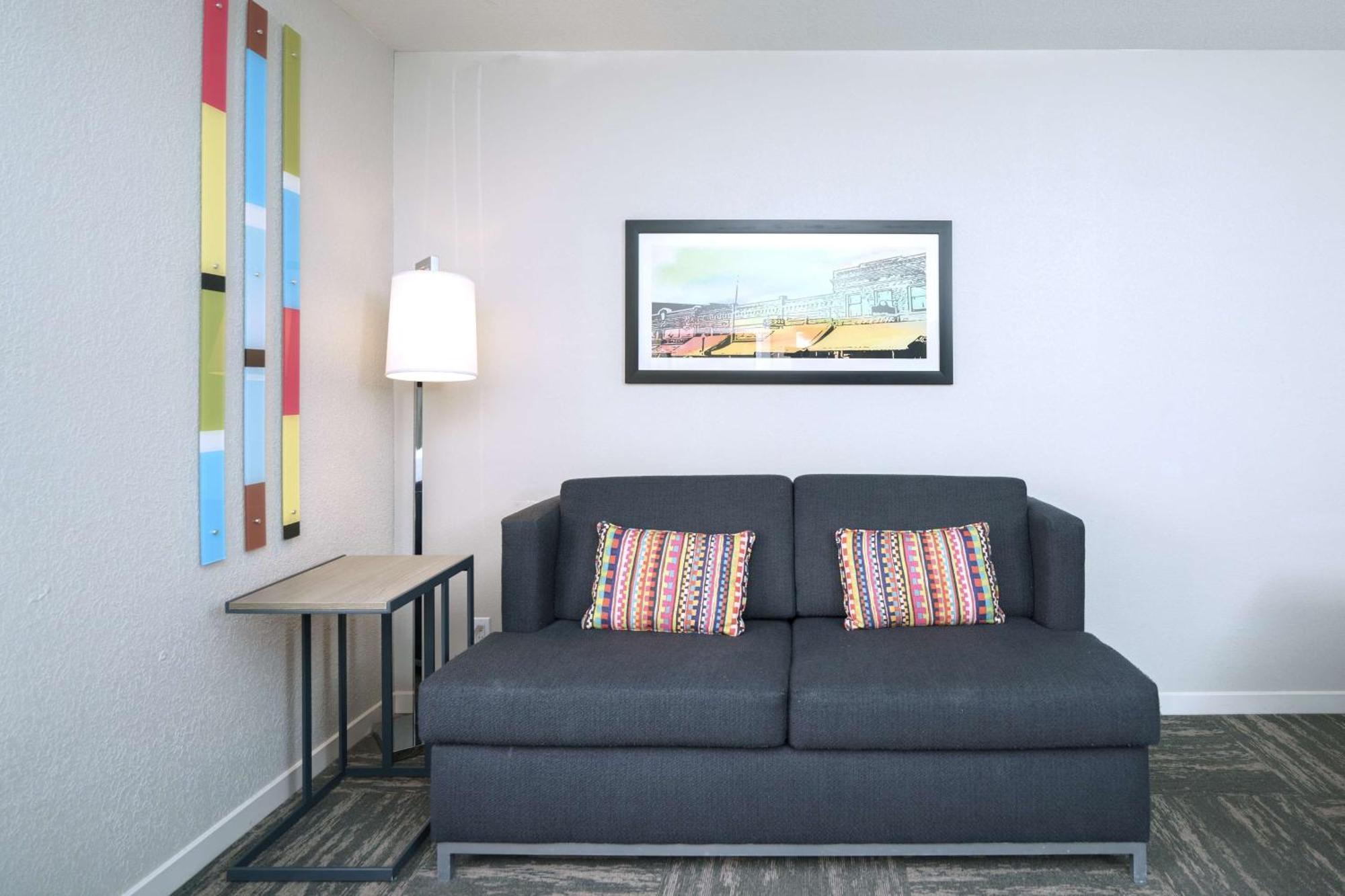 King Room with Sofa Bed and Study - Non-Smoking