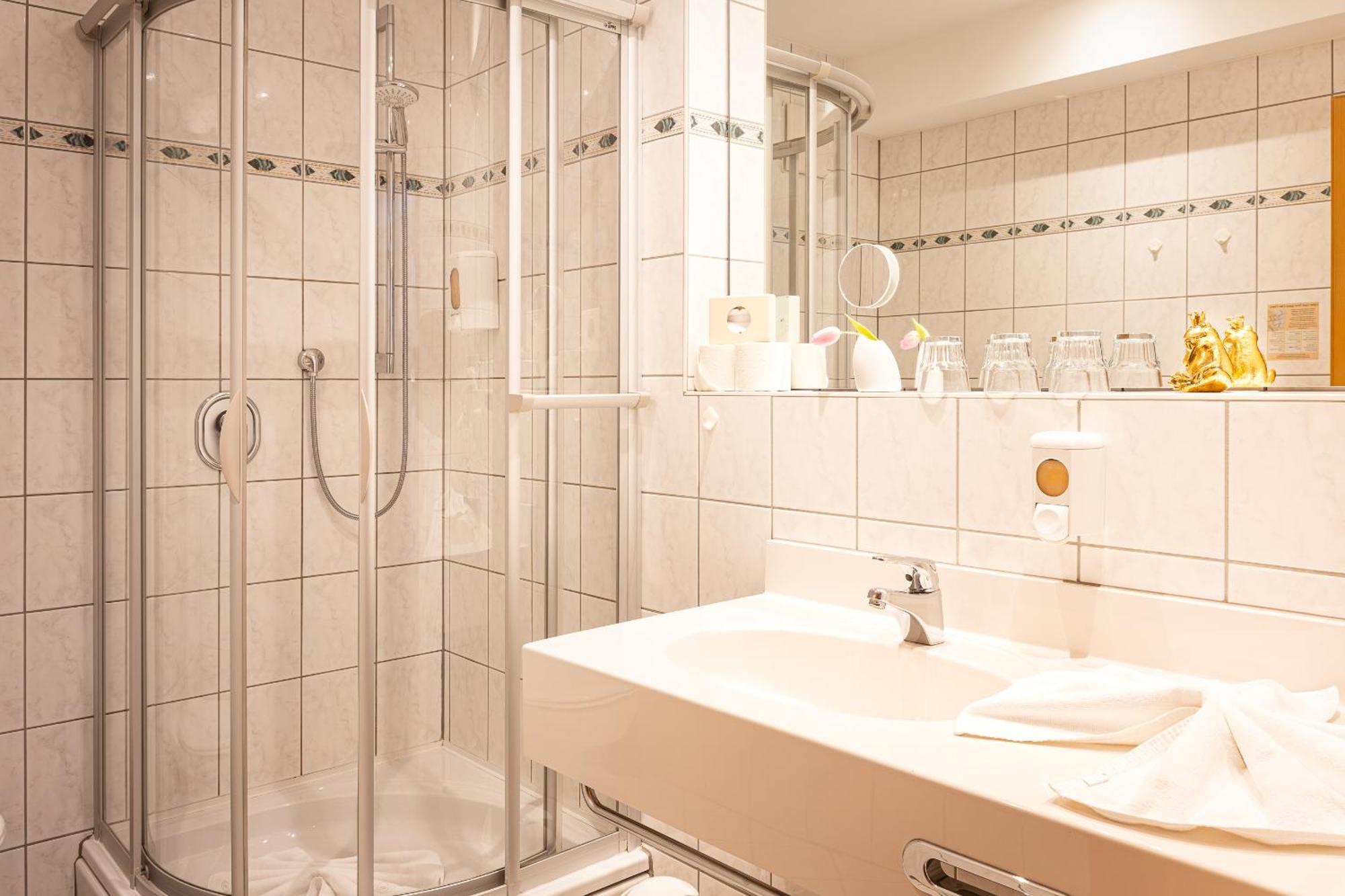 Single Room,1651729880:JPEG