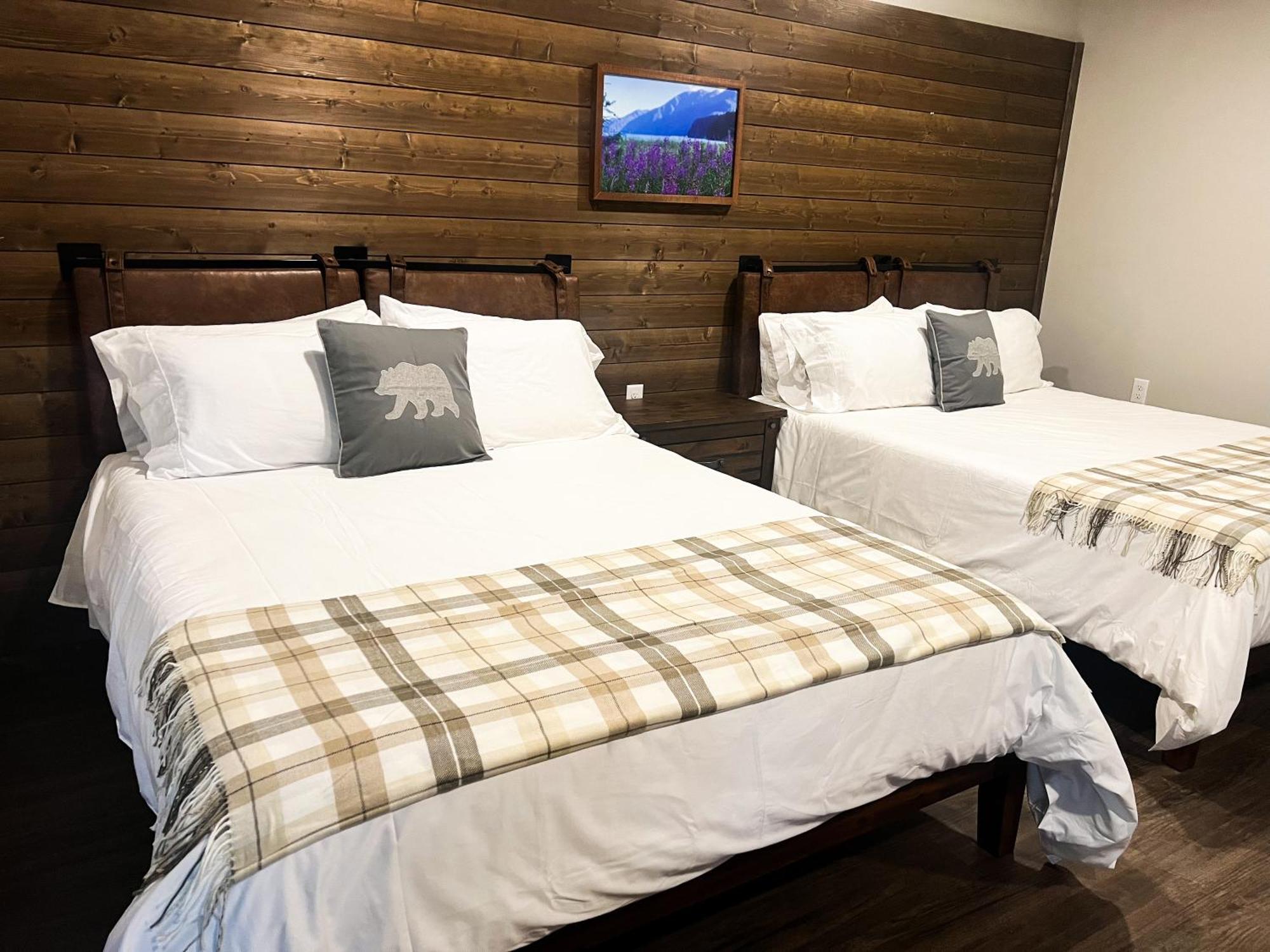 Deluxe Queen Room