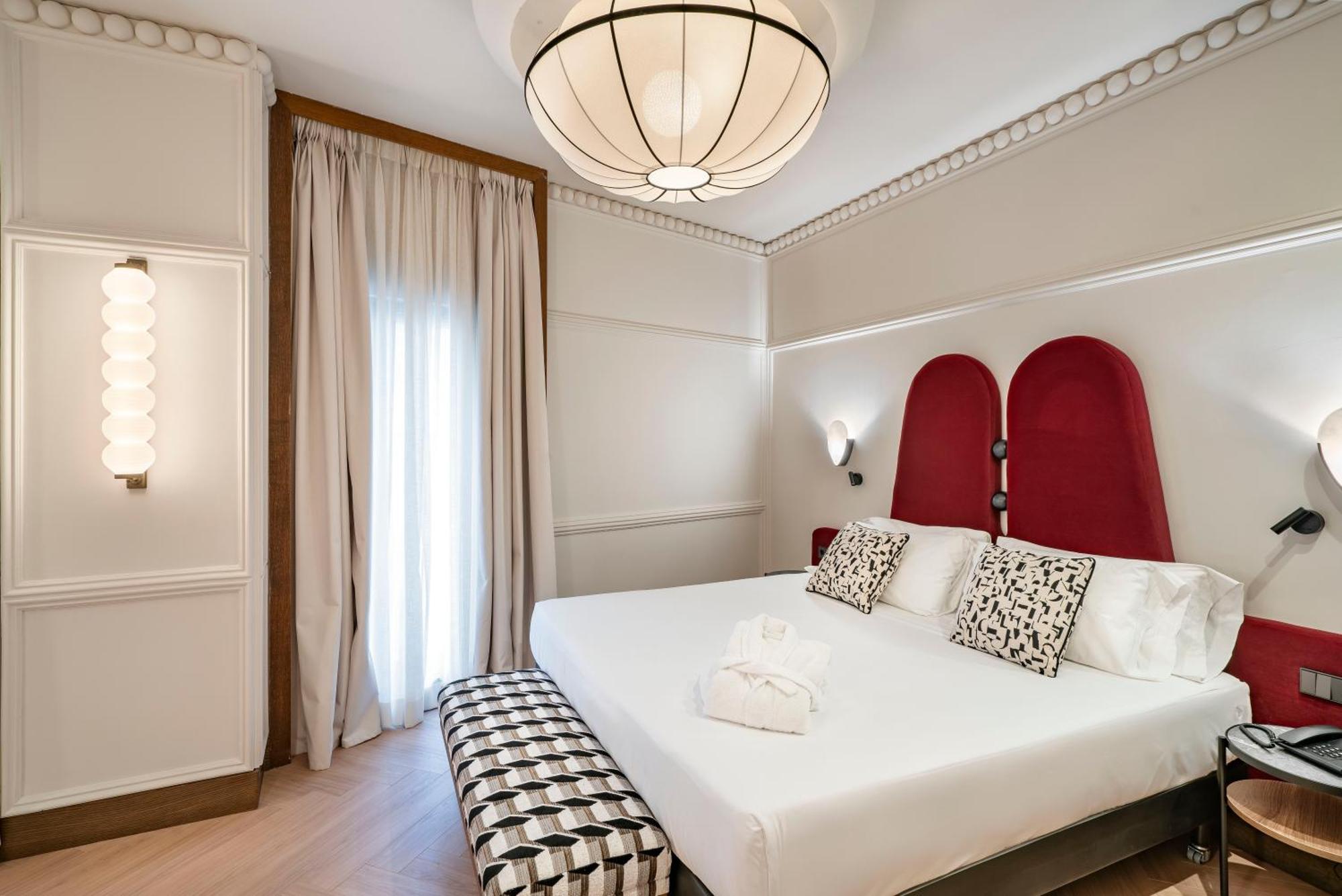 Habitación Doble Superior con balcón y vistas al Barrio de las Letras