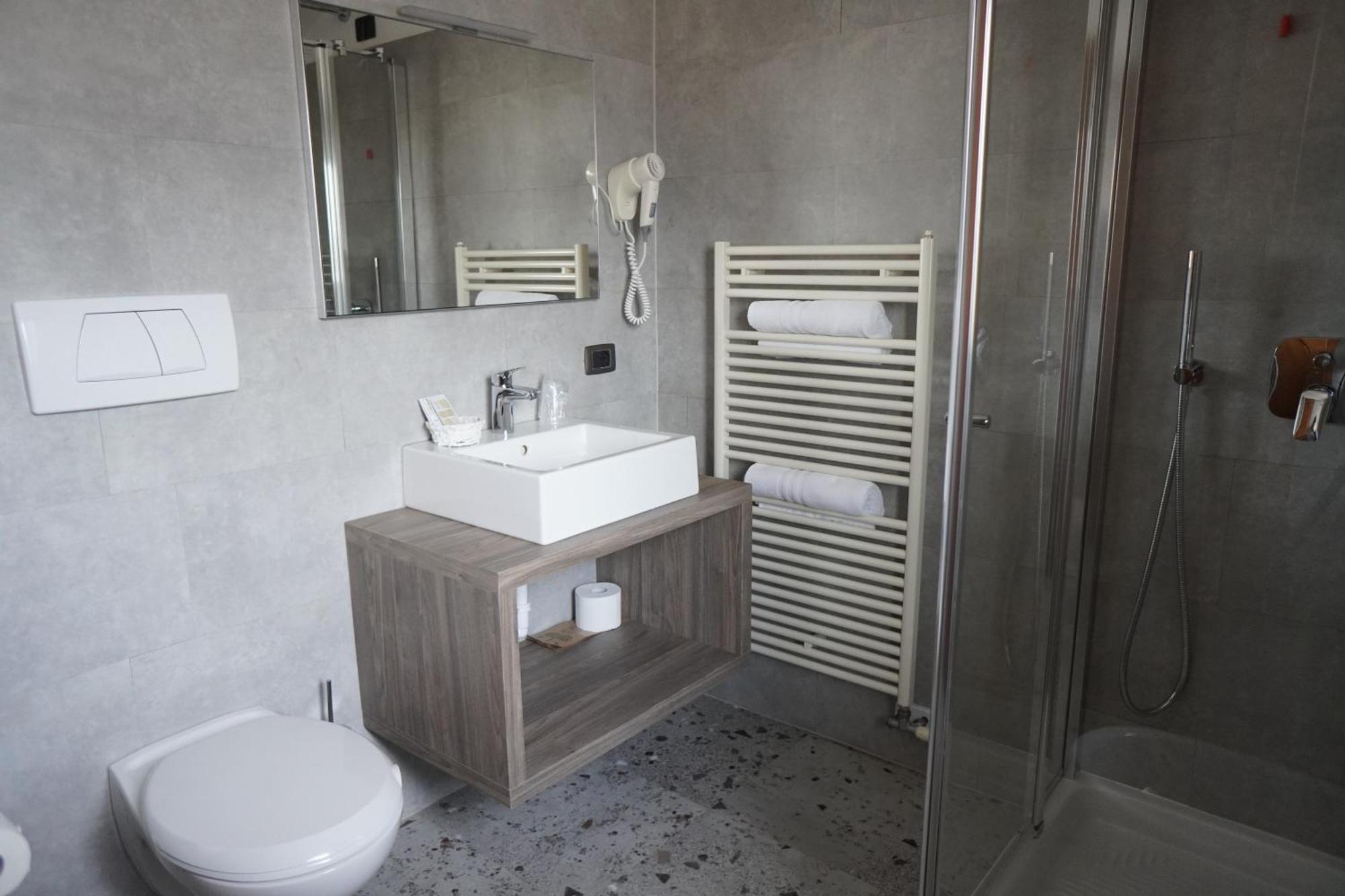 Camera Matrimoniale con Bagno Privato