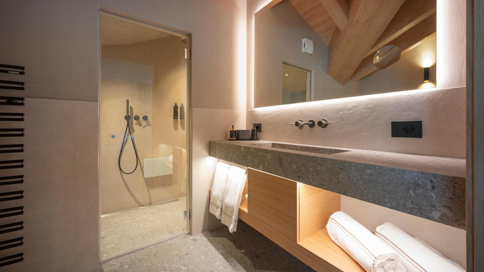 Superior Suite met Balkon en Uitzicht op de Bergen