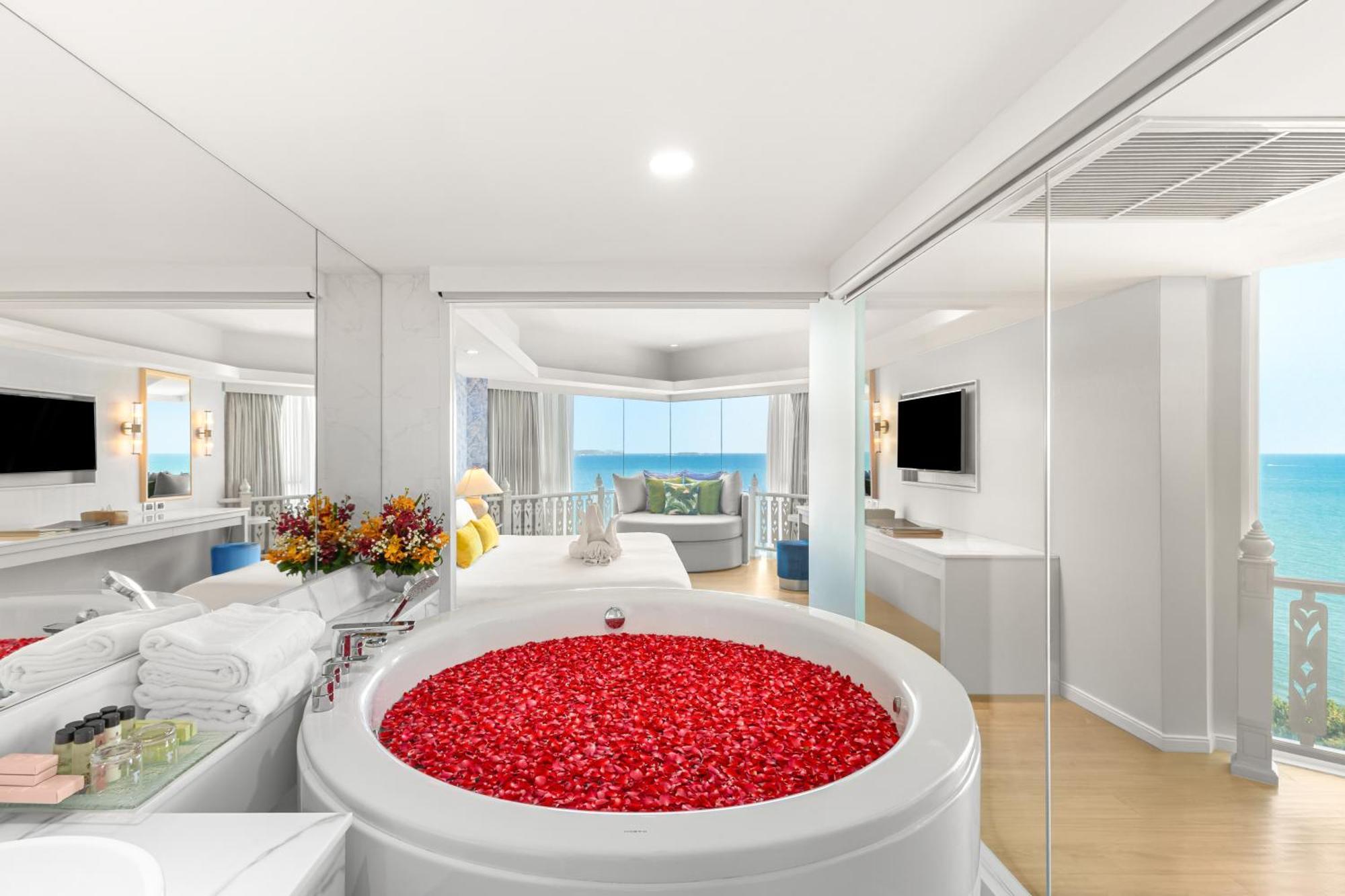 Thai Modern Theme Suite (2 Bedrooms)