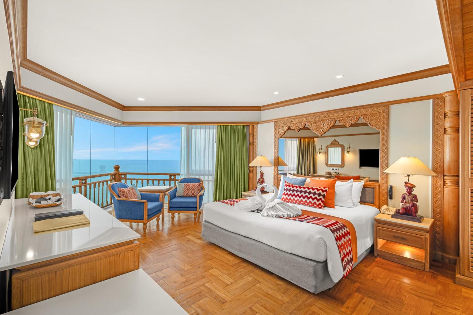 Thai Heritage Theme Suite (2 bedrooms)