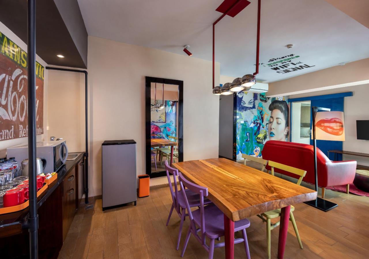 Dash Deluxe Two-Bedroom with Free 2 Bottles Beer