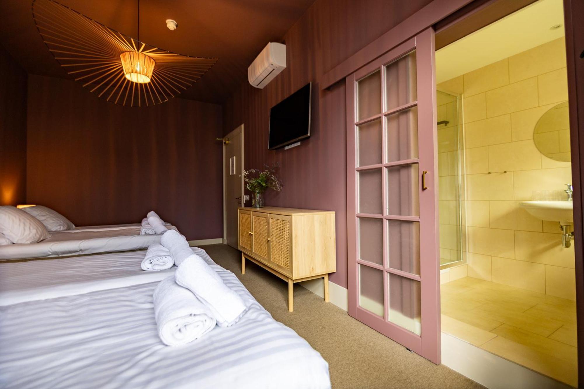 Vierpersoonskamer met Eigen Badkamer