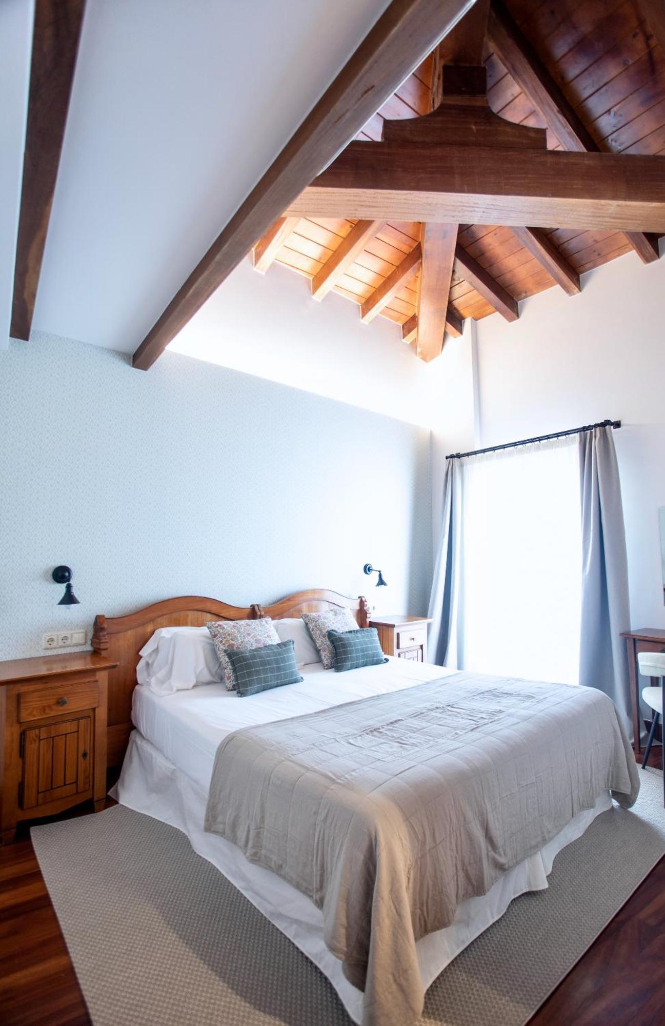 Habitación Doble con balcón y vistas al mar