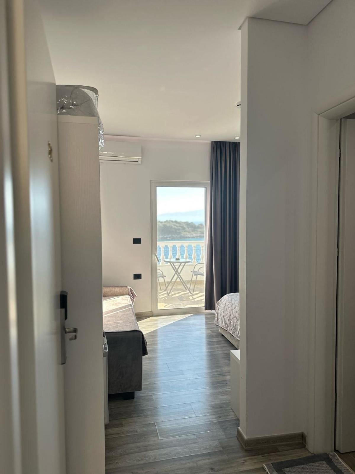 Superior Dreibettzimmer mit Balkon und Meerblick