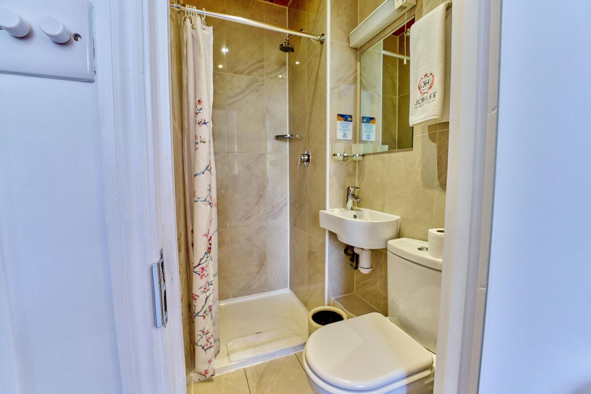 Habitación Triple con balcón