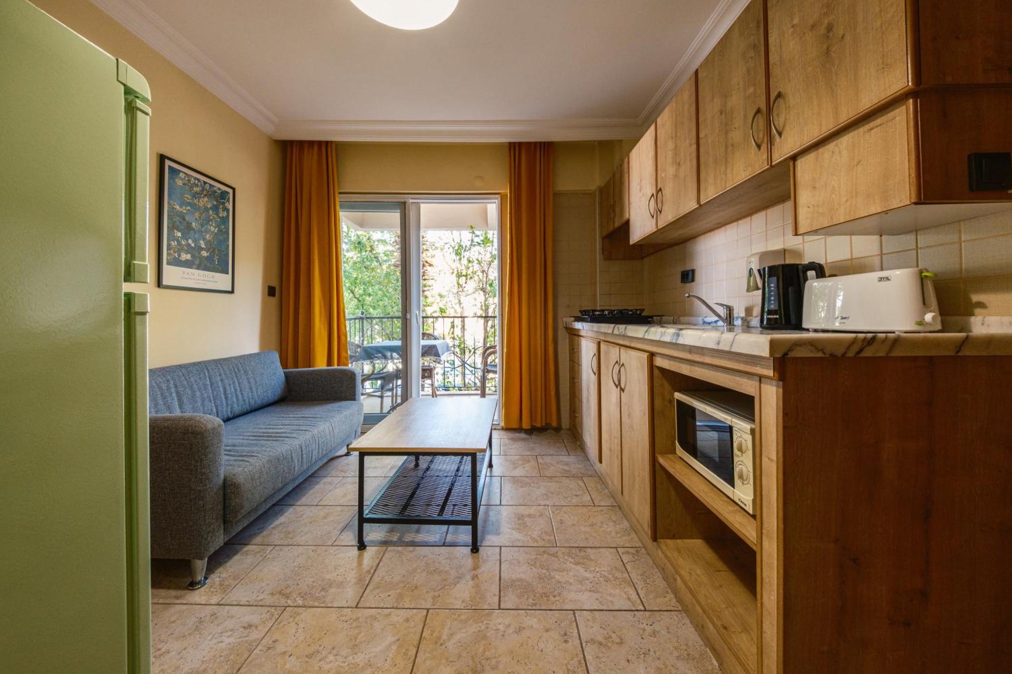 Family Room,1654271339:JPEG