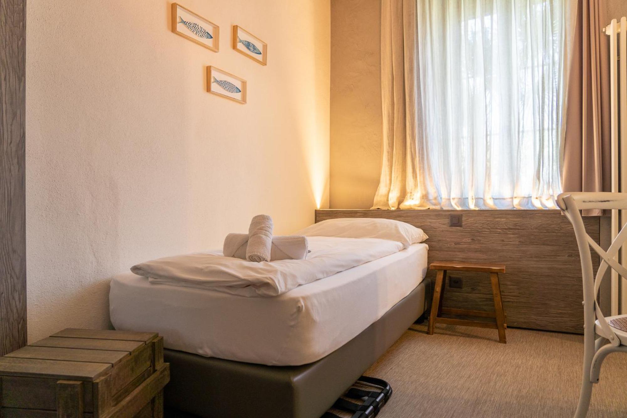 Single Room,1655302171:JPEG