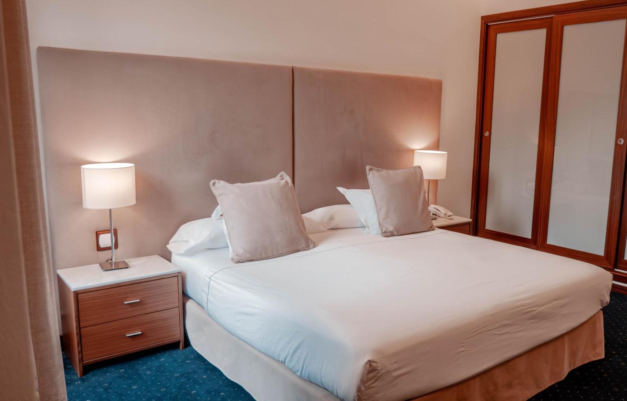 Double or Twin Room with Spa Access,1662392360:JPEG