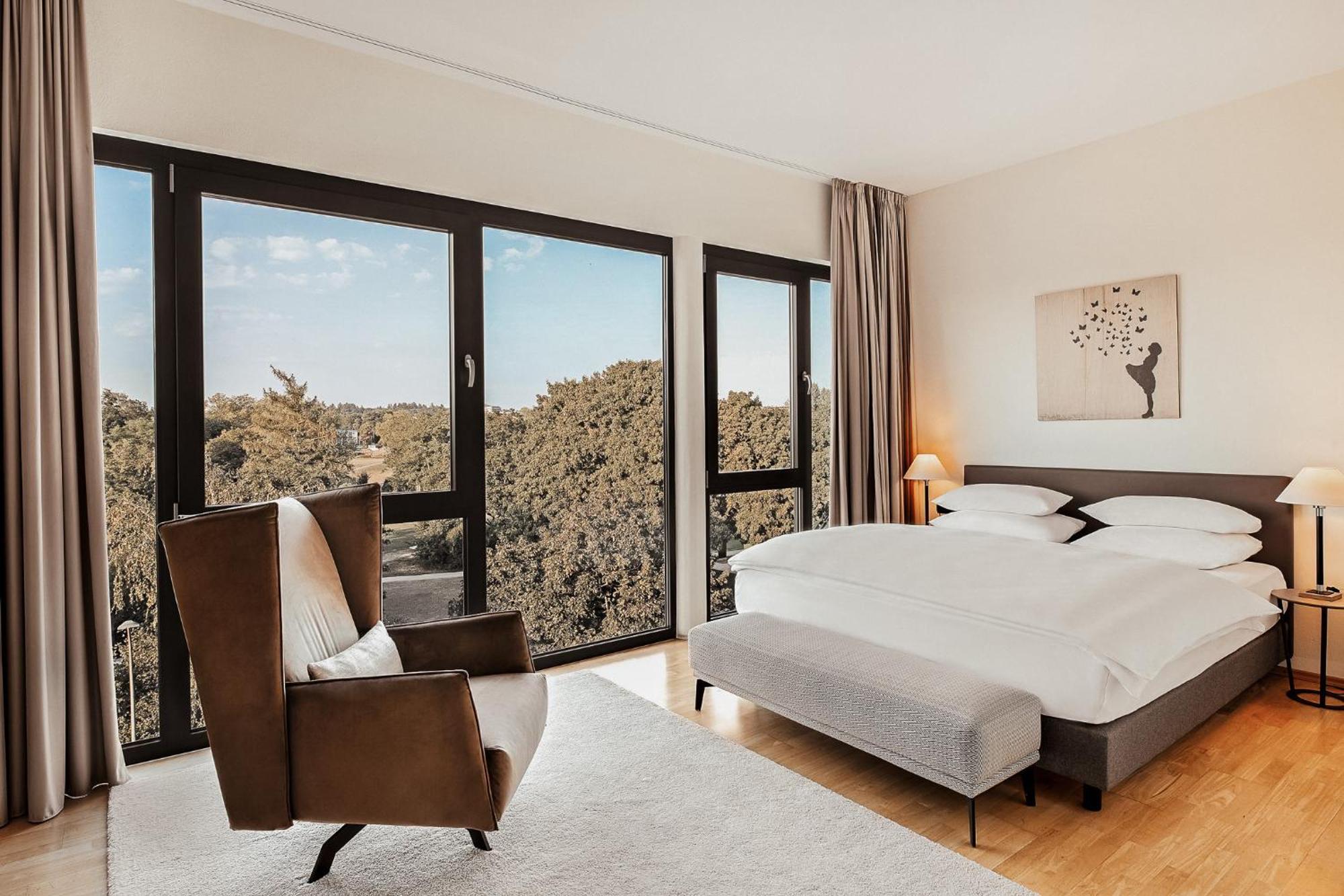 Superior Doppelzimmer mit Blick auf den Kurpark, Balkon und Klimaanlage