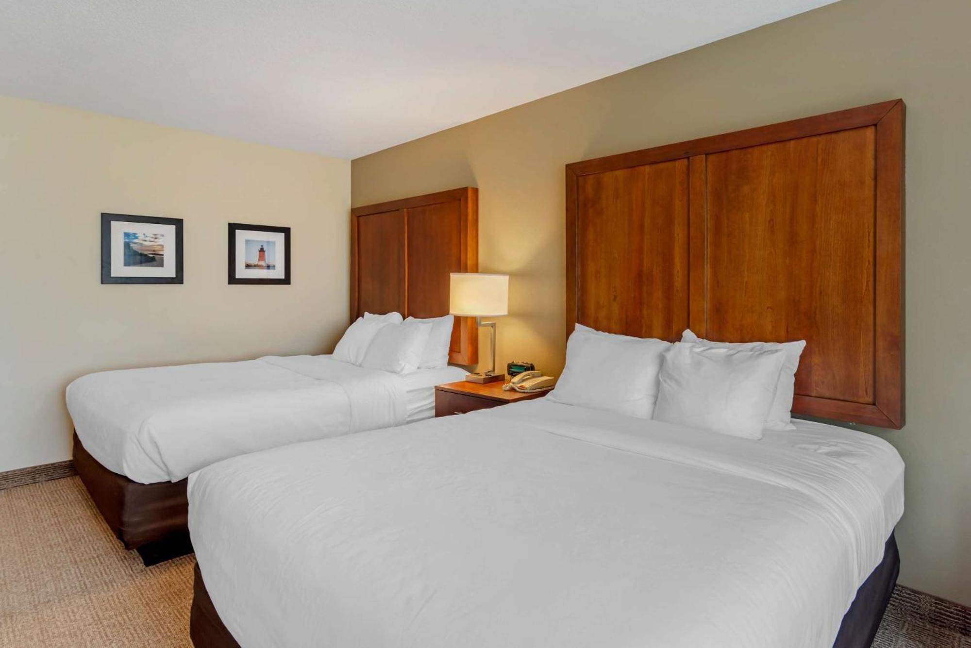 Queen Room with Two Queen Beds - Accessible/Non-Smoking
