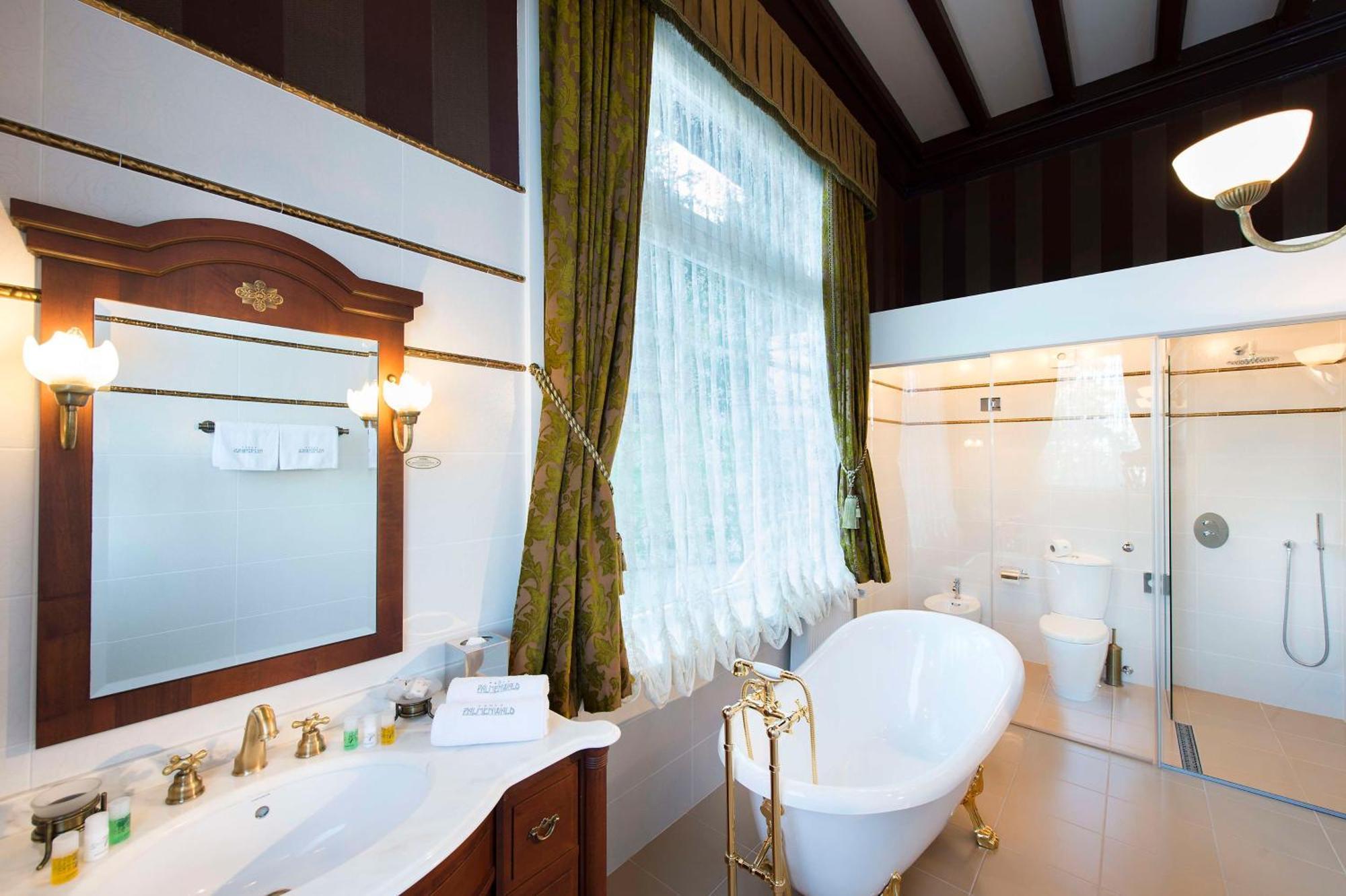 Superior Two-Bedroom Suite,1657149080:JPEG