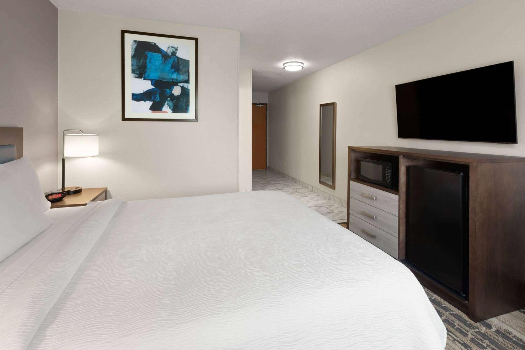 Queen Room - Non-Smoking