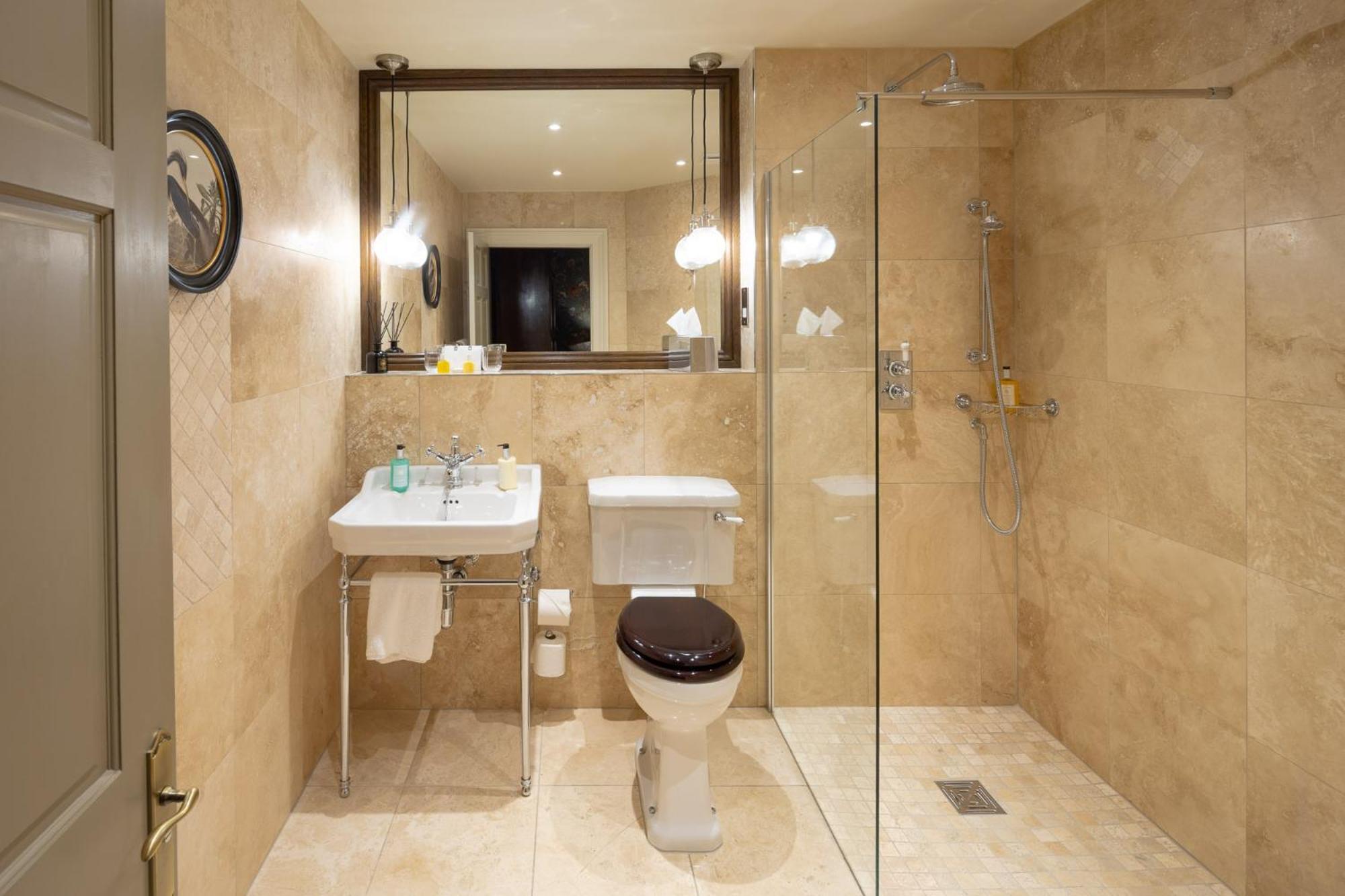 Bridal Suite,1658066126:JPEG