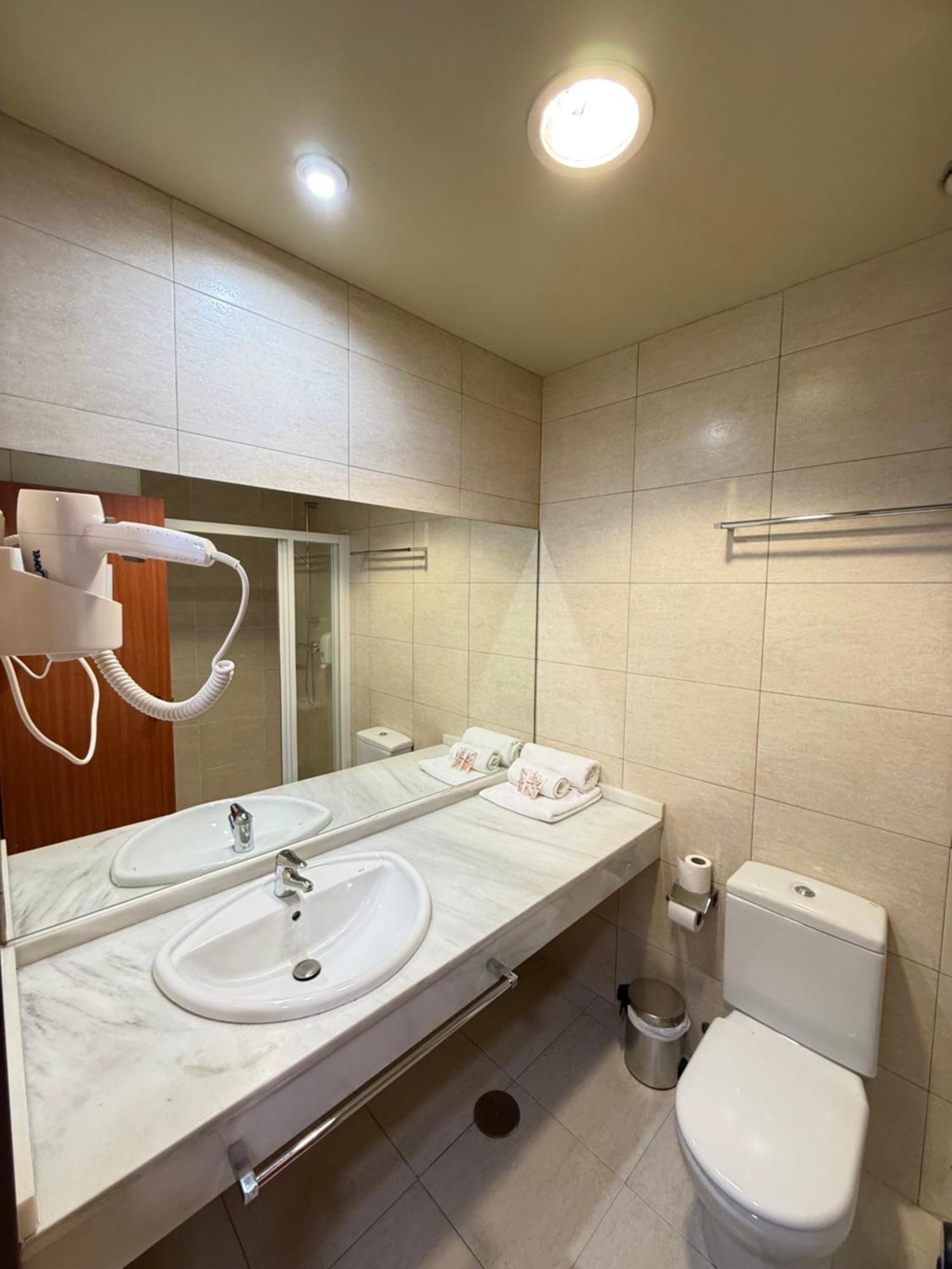 Double Room,1765947912:JPEG