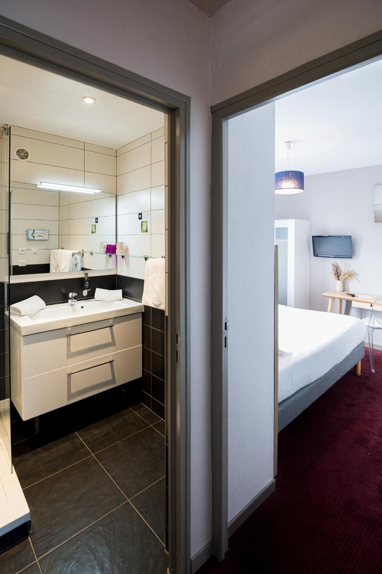 Triple Room,1661117254:JPEG