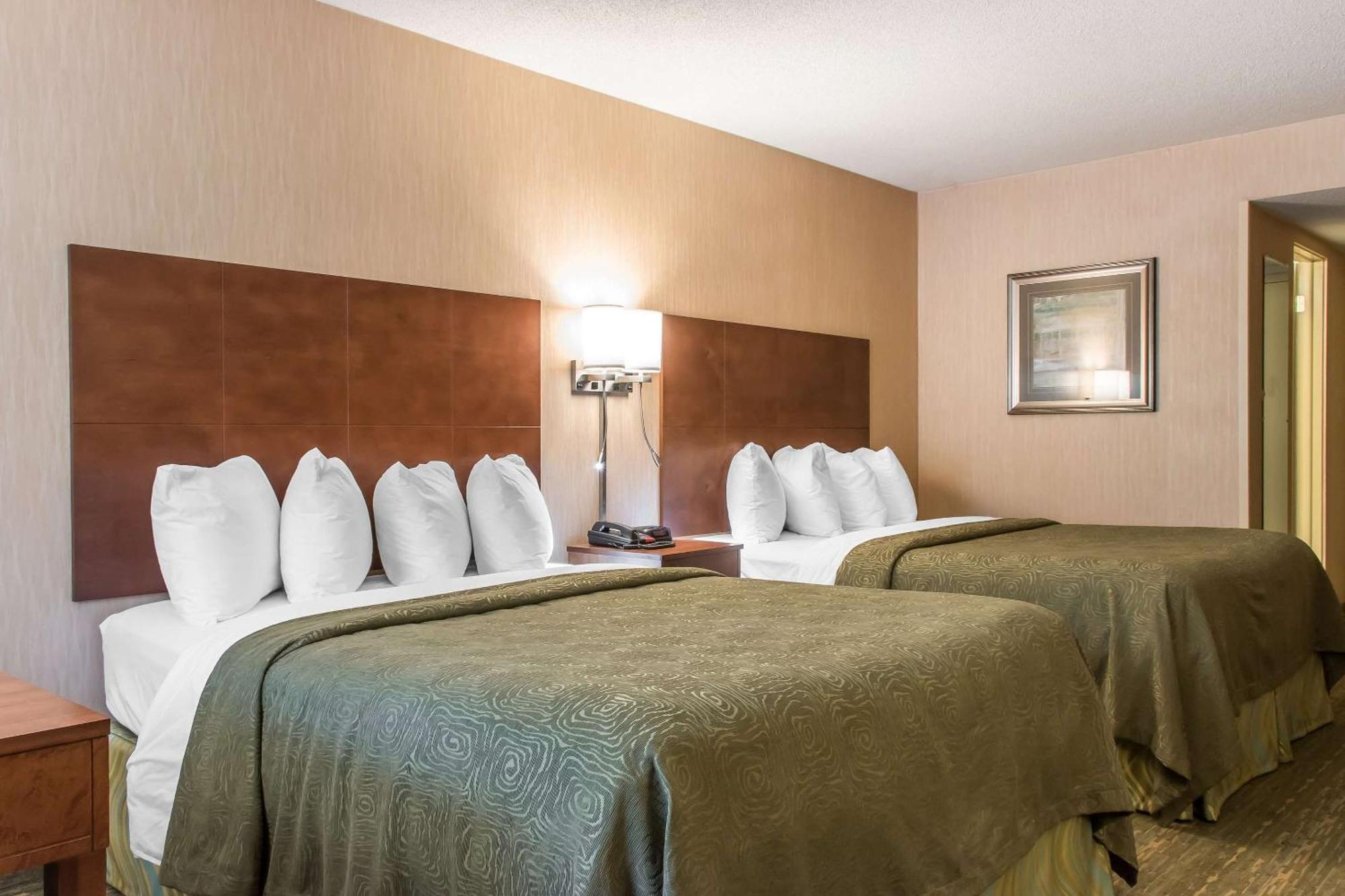 Queen Room with Two Queen Beds - Non-Smoking