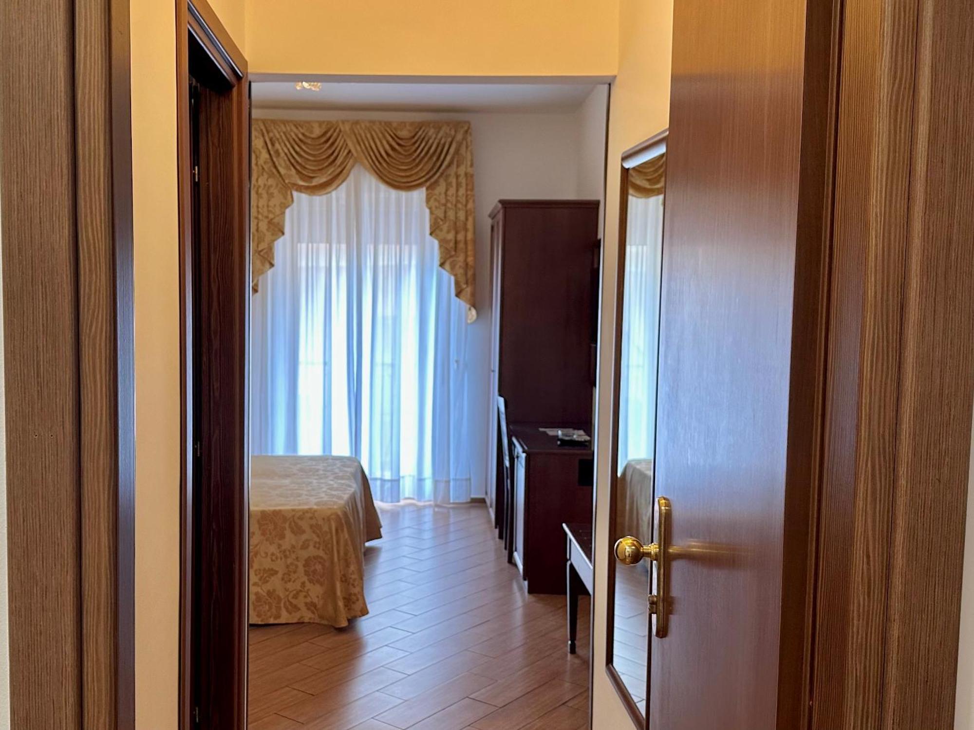 Superior Double or Twin Room with Lateral Sea View,1662976551:JPEG