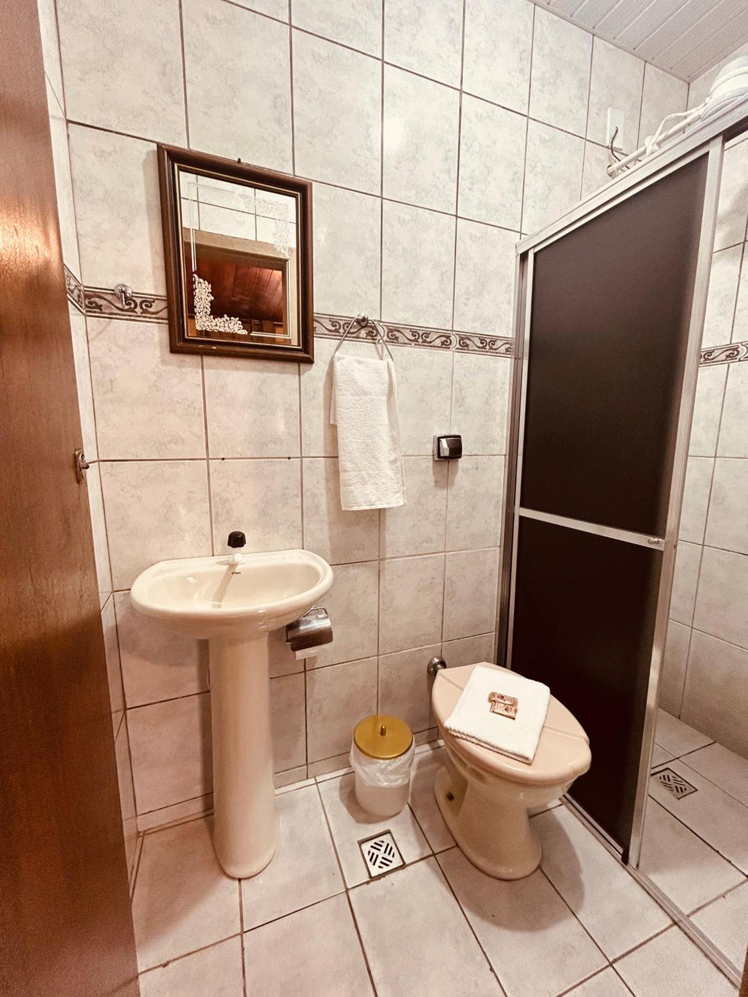 Quarto Individual com Banheiro Privativo