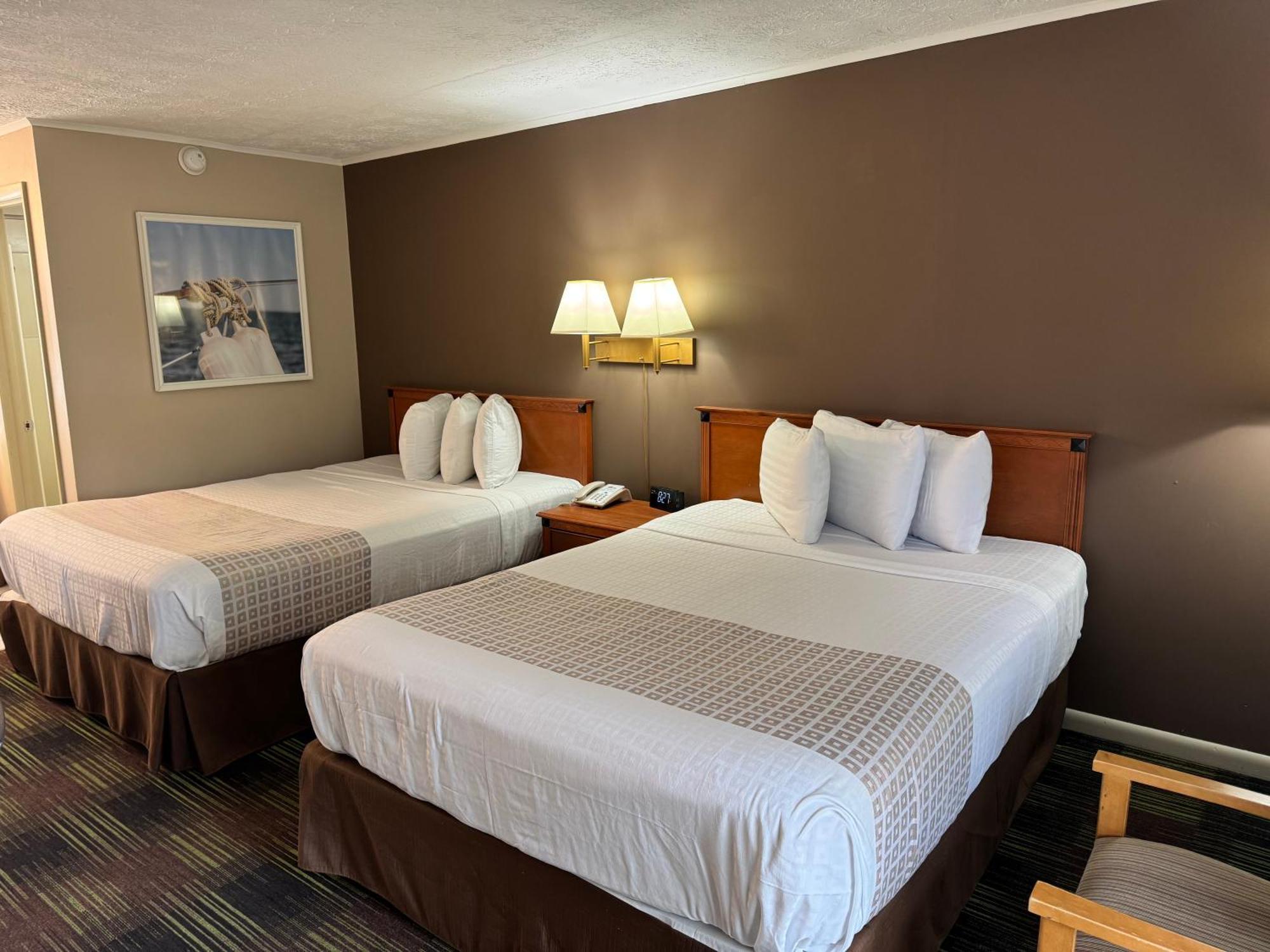 Deluxe Queen Room