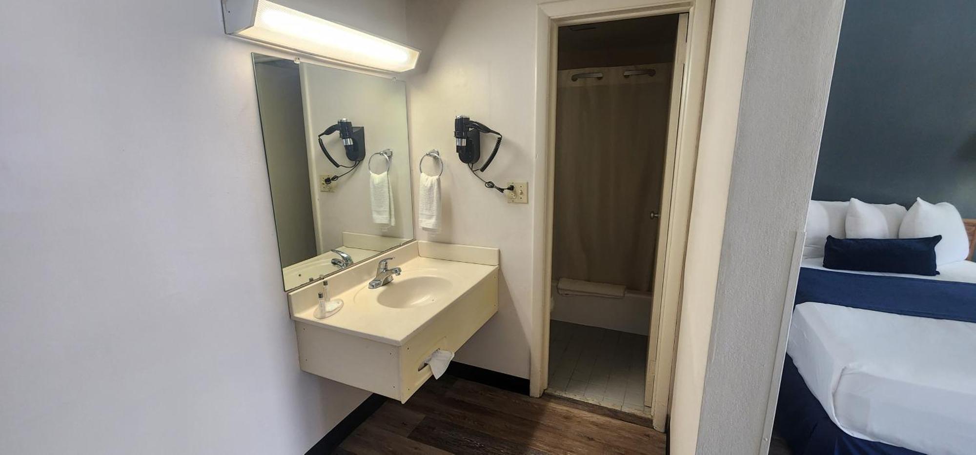 Double Room with Two Double Beds - Non-Smoking