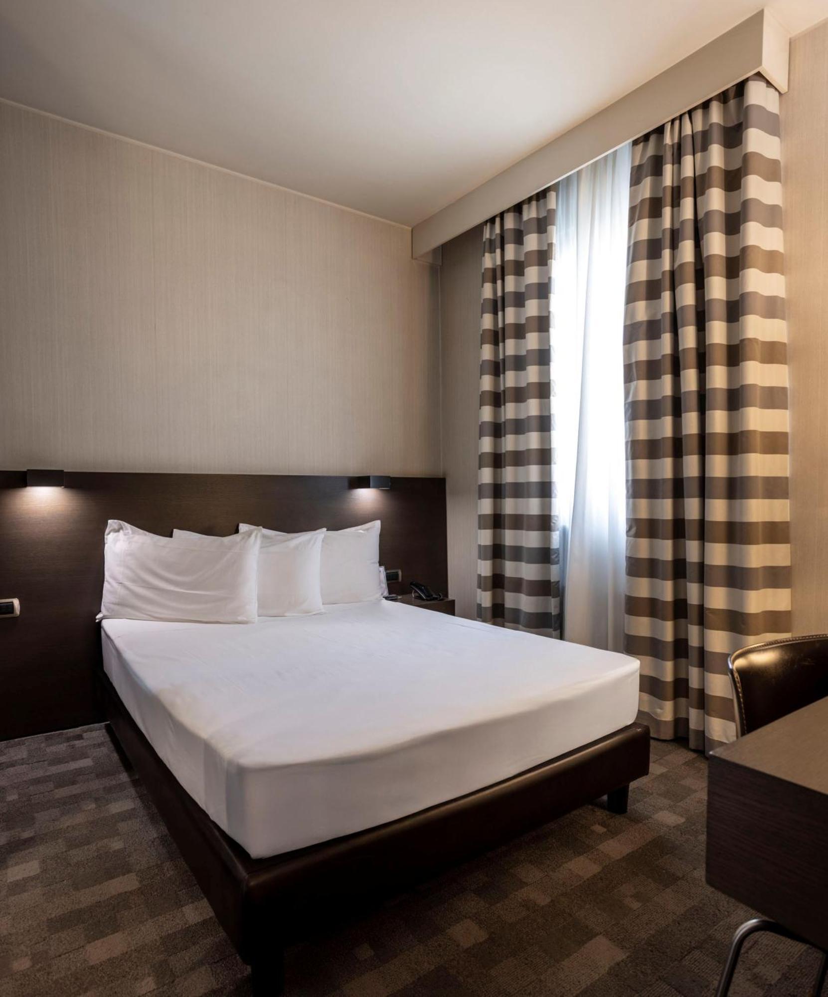 Double Room with French Bed,1668047780:JPEG