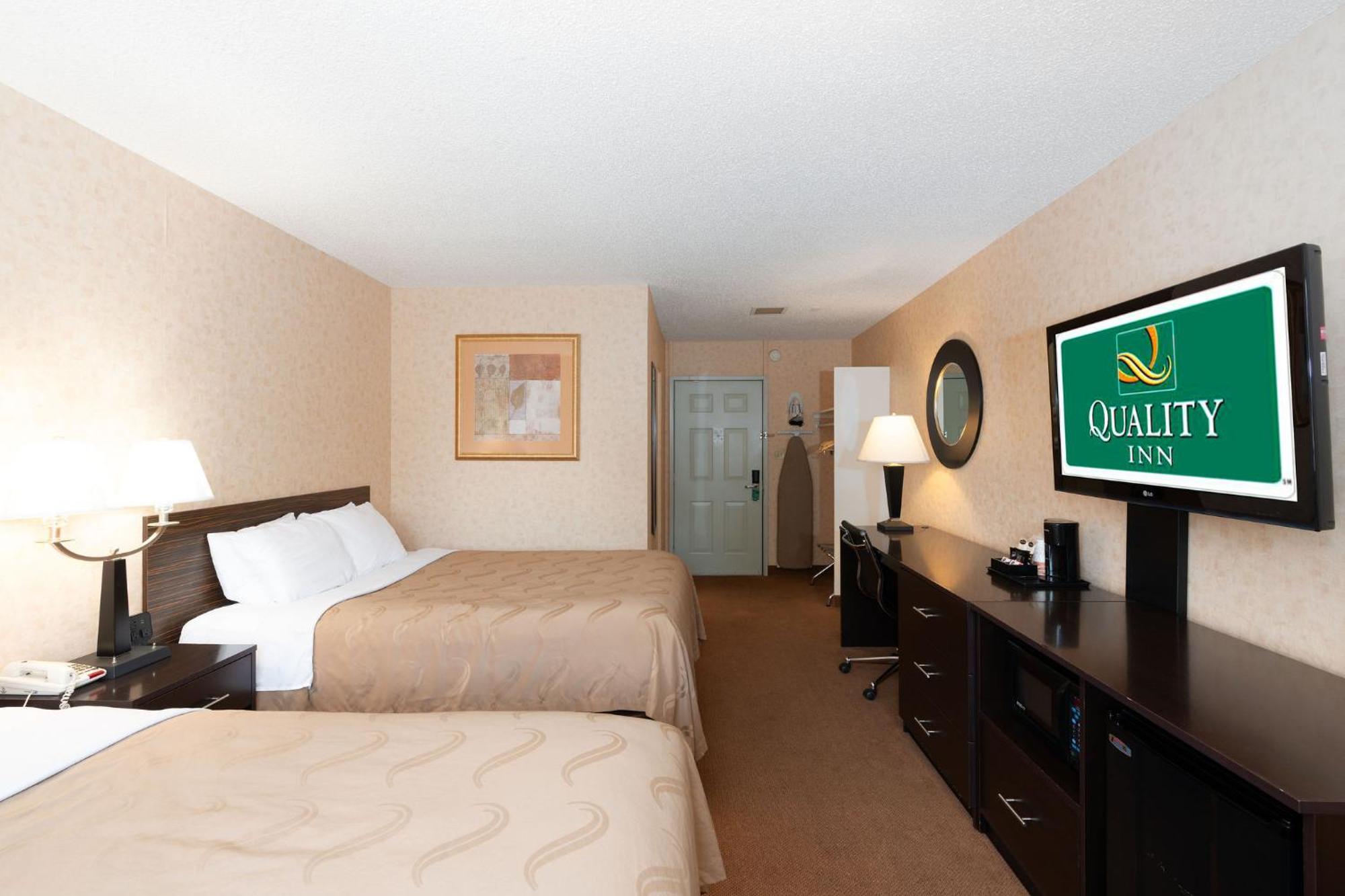 Queen Room with Two Queen Beds - Non Smoking